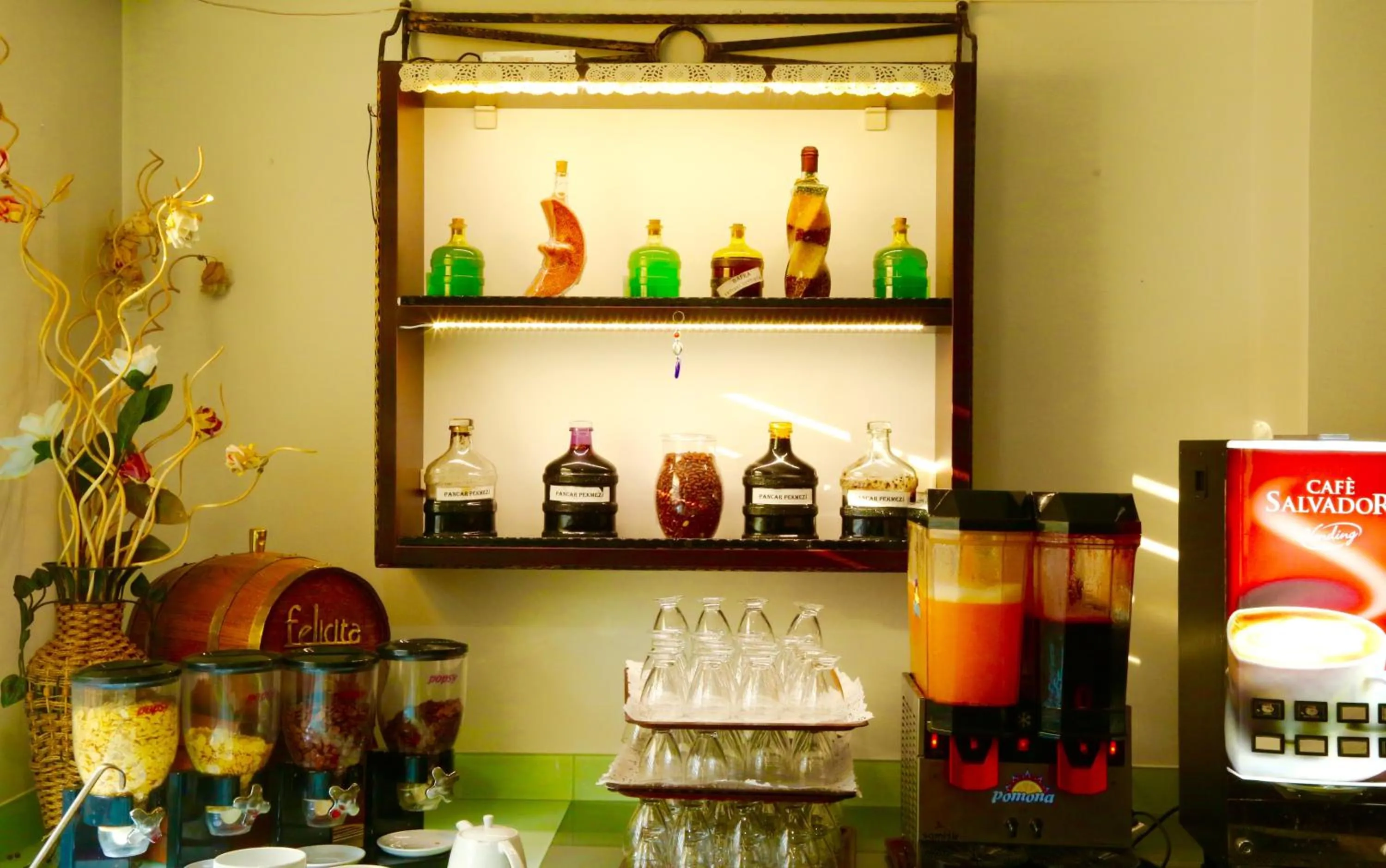 Restaurant/places to eat in Kumburgaz Blue World Hotel