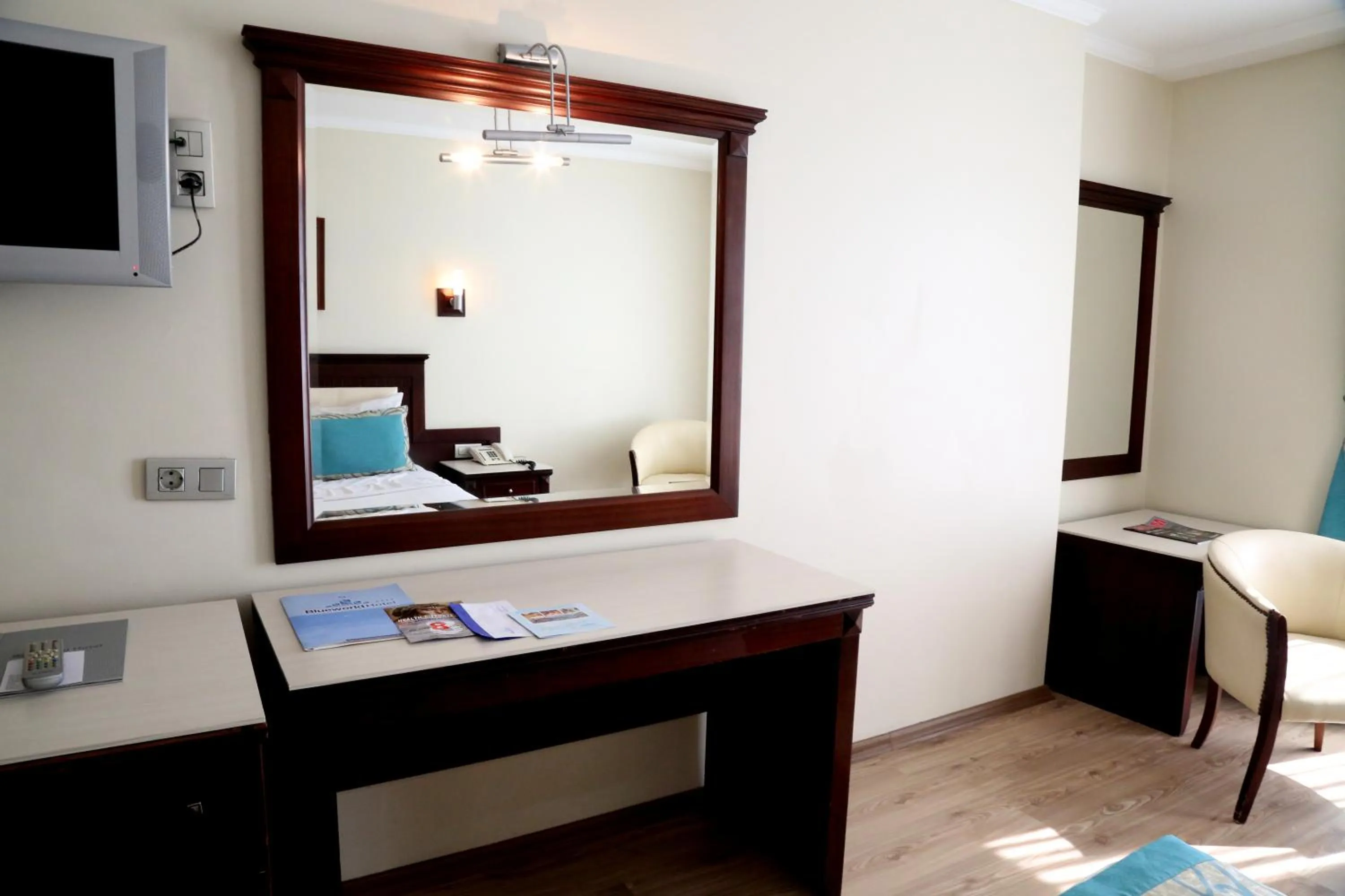 TV and multimedia in Kumburgaz Blue World Hotel