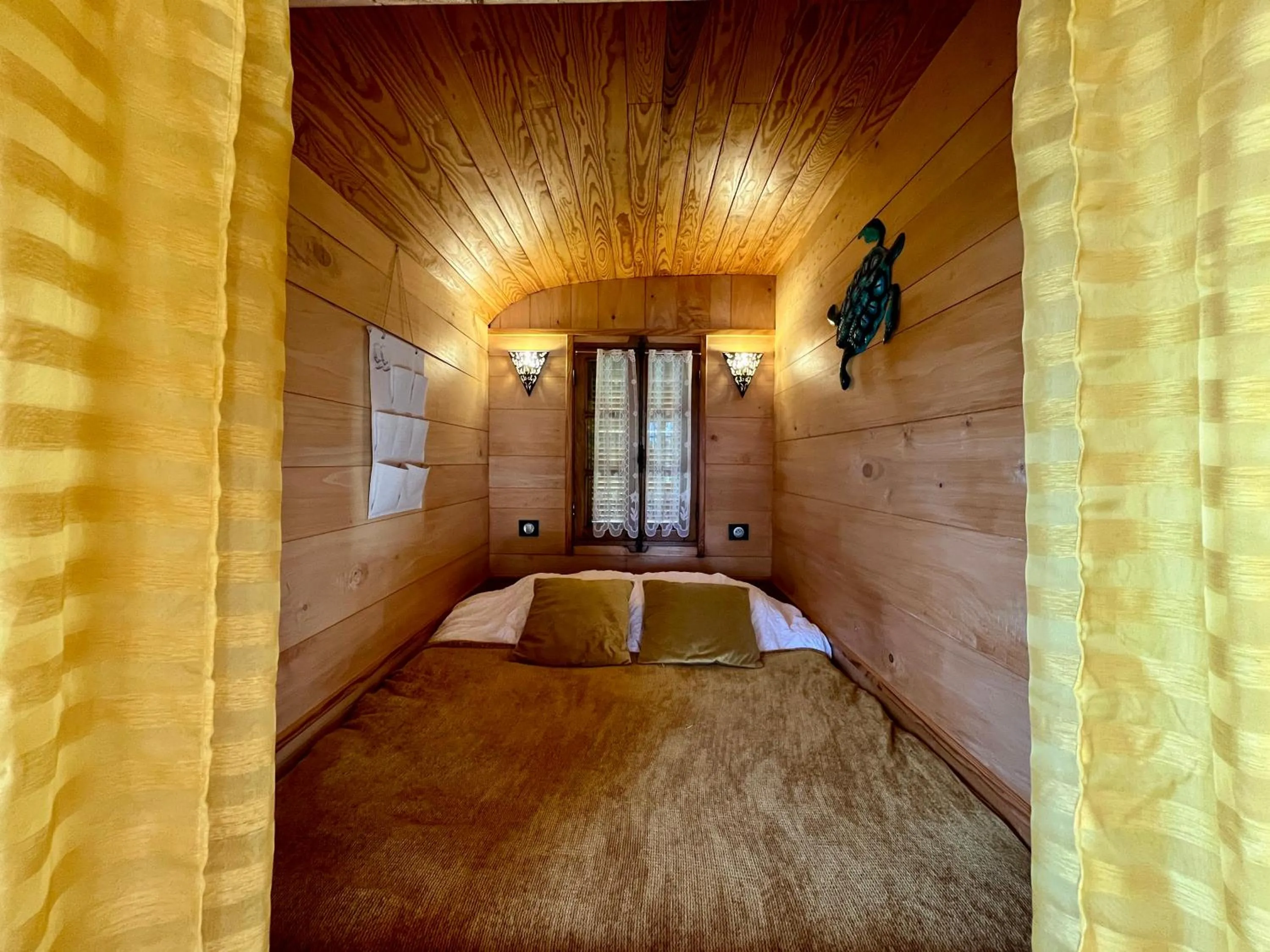 Bed in Domaine de Campras B&B