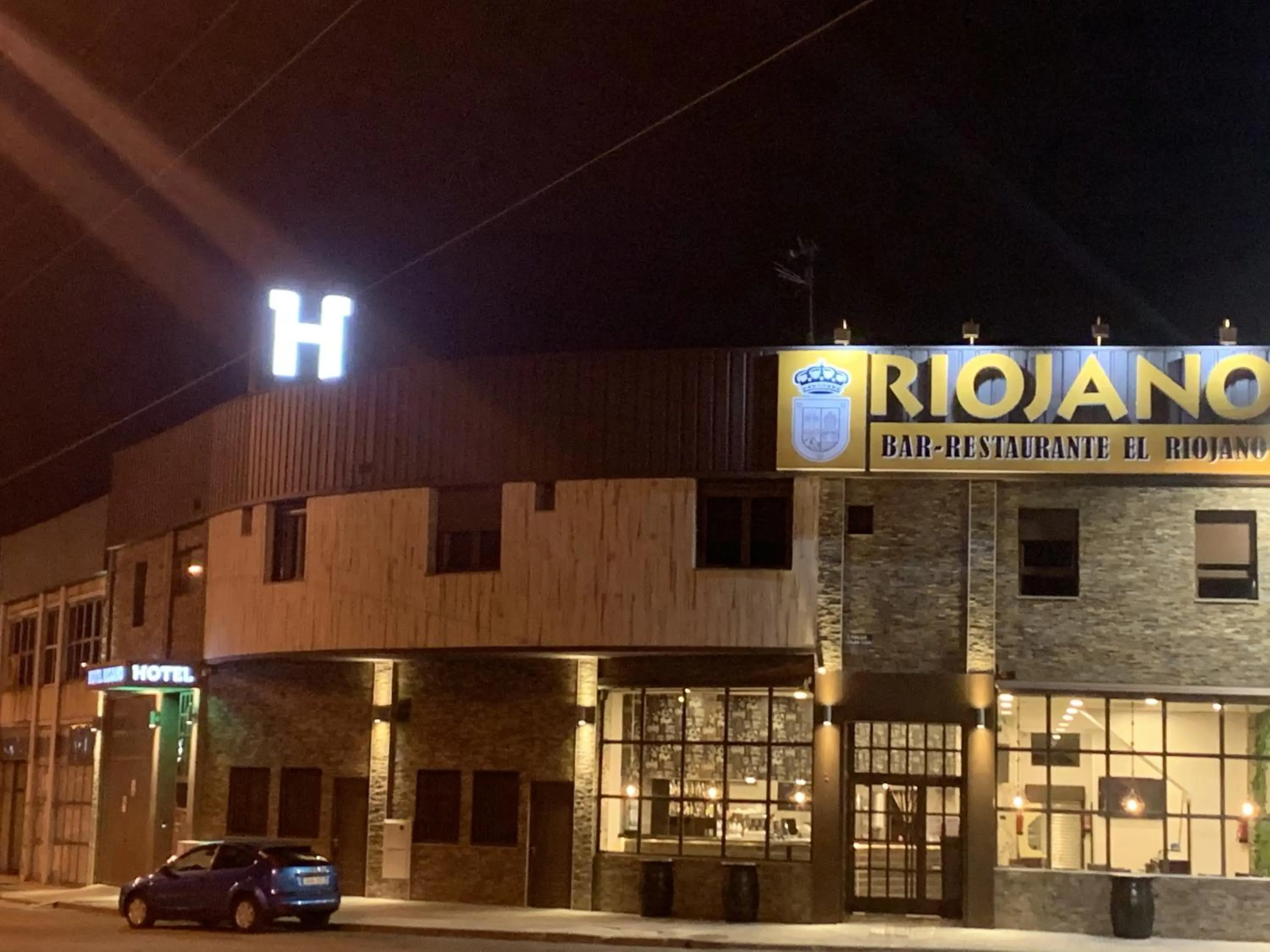 Property building in Hotel Riojano