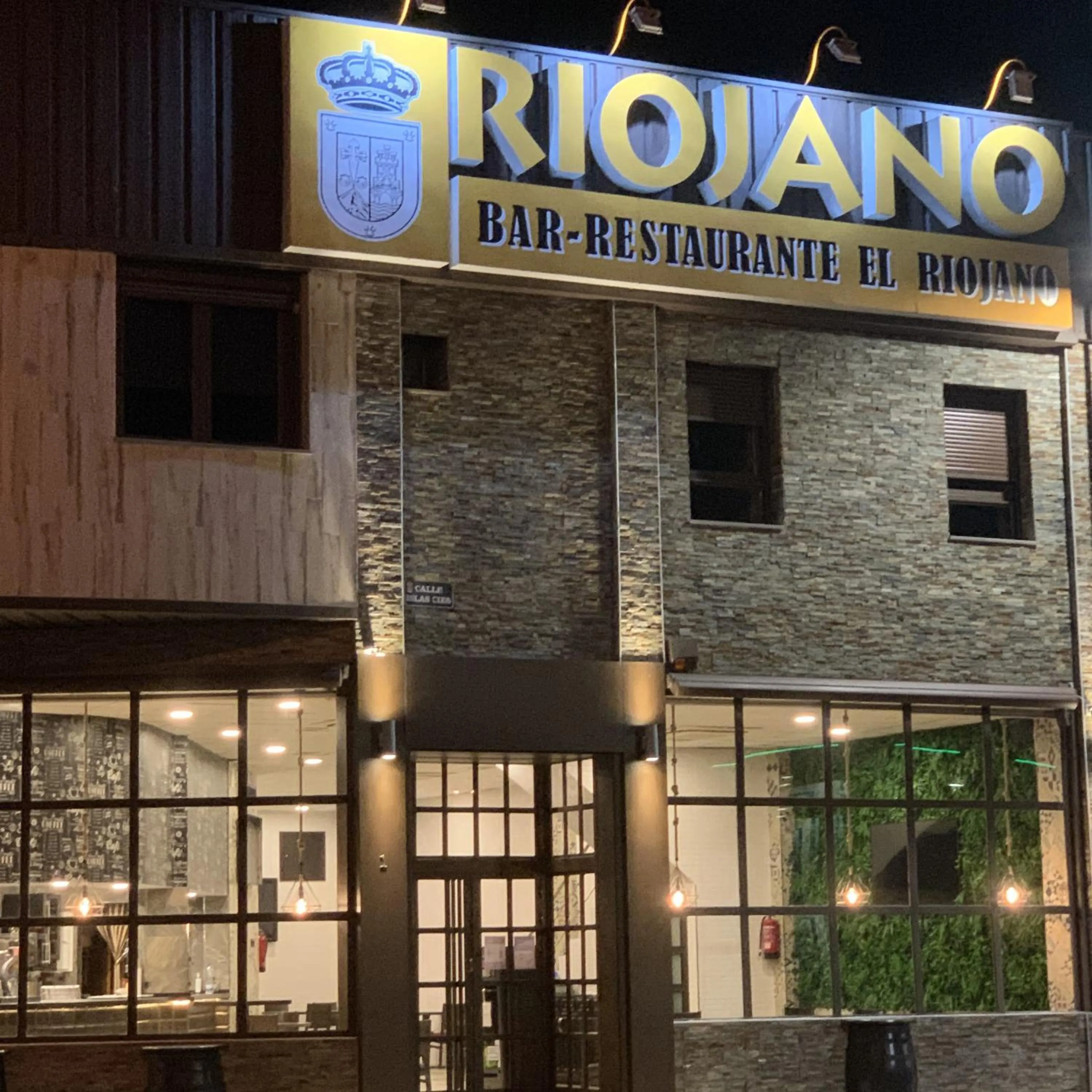 Property building in Hotel Riojano