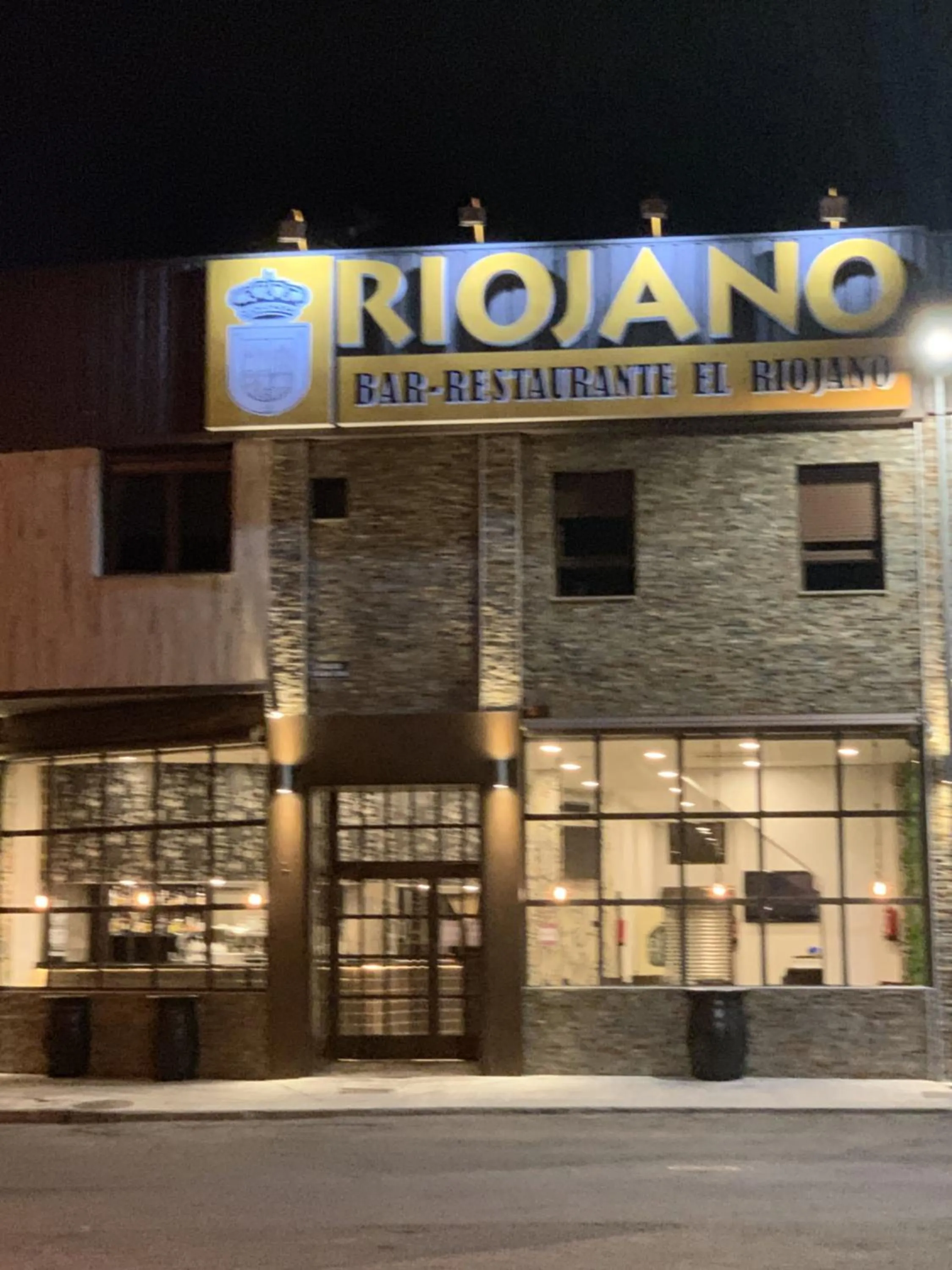 Property building in Hotel Riojano