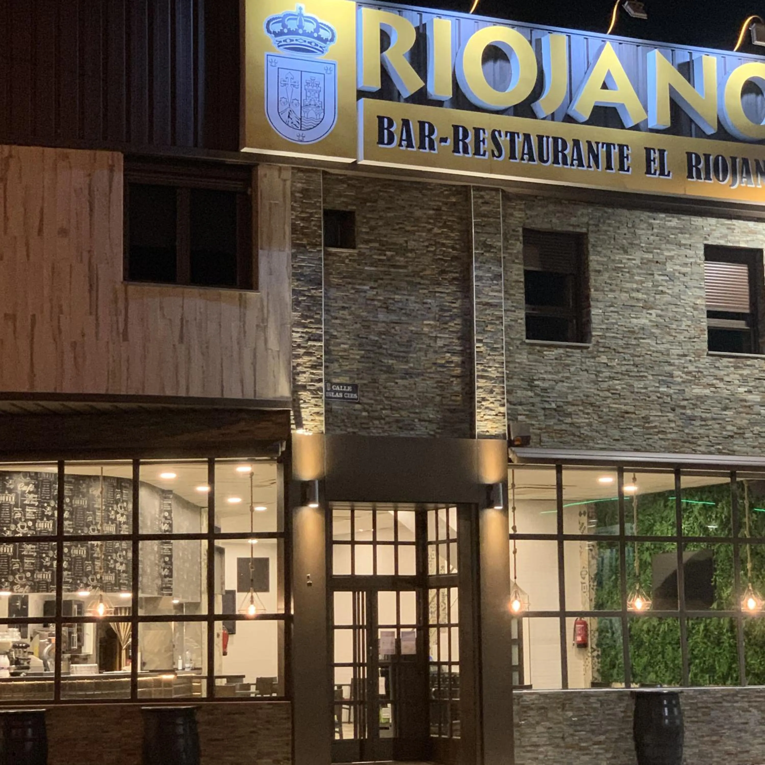 Property building in Hotel Riojano