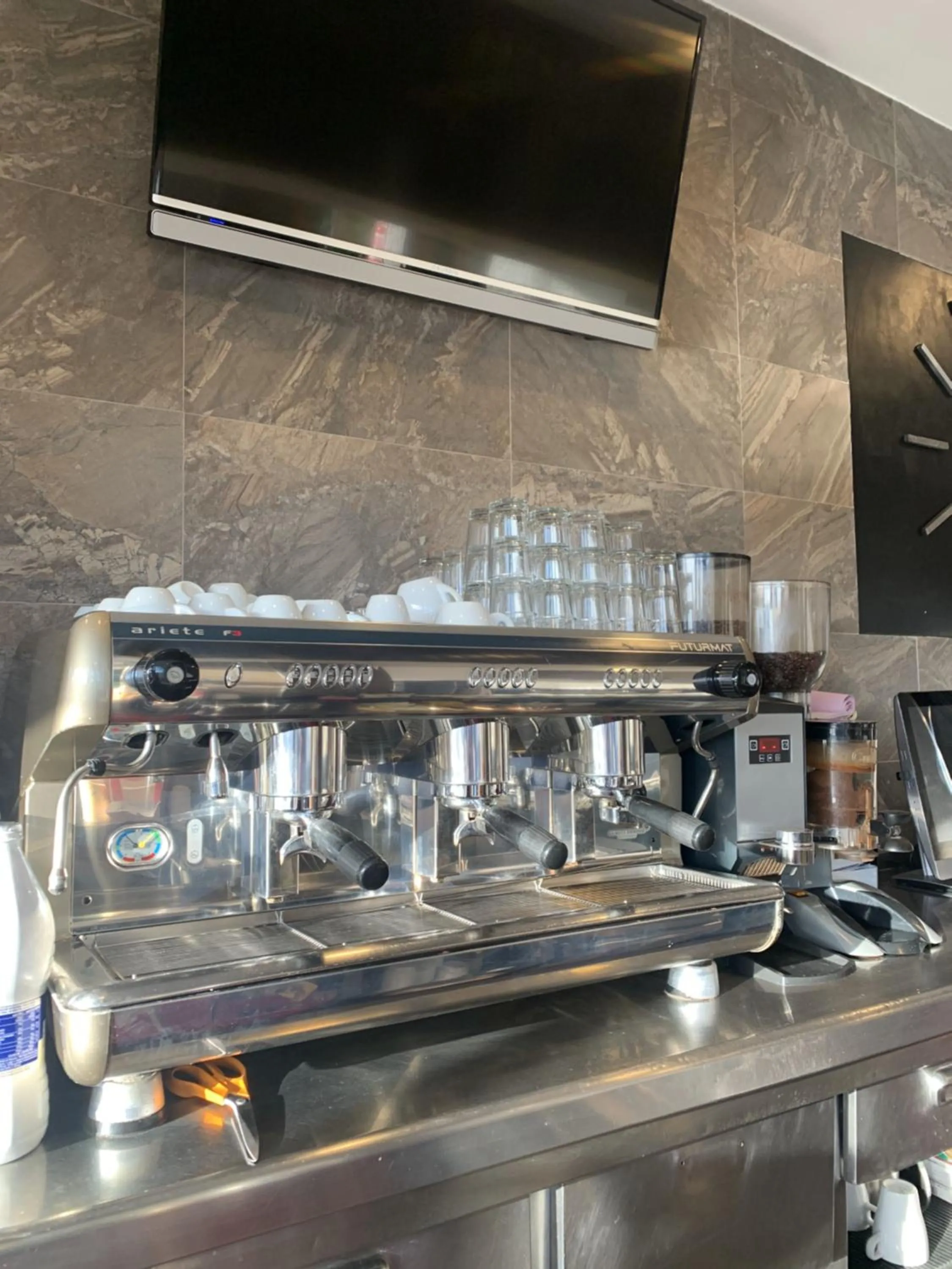 Coffee/tea facilities in Hotel Riojano