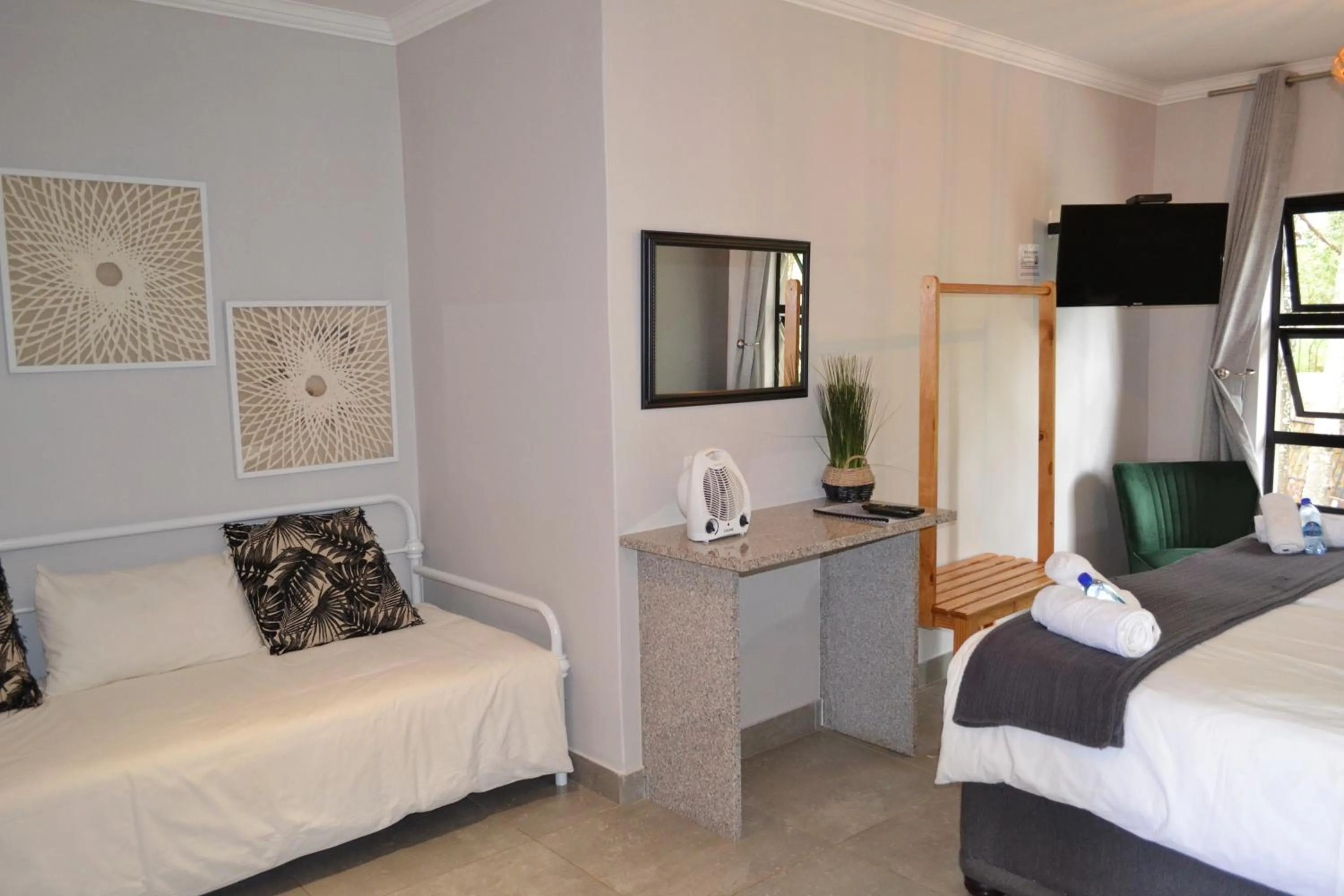 Bedroom, Bed in Sleep@84