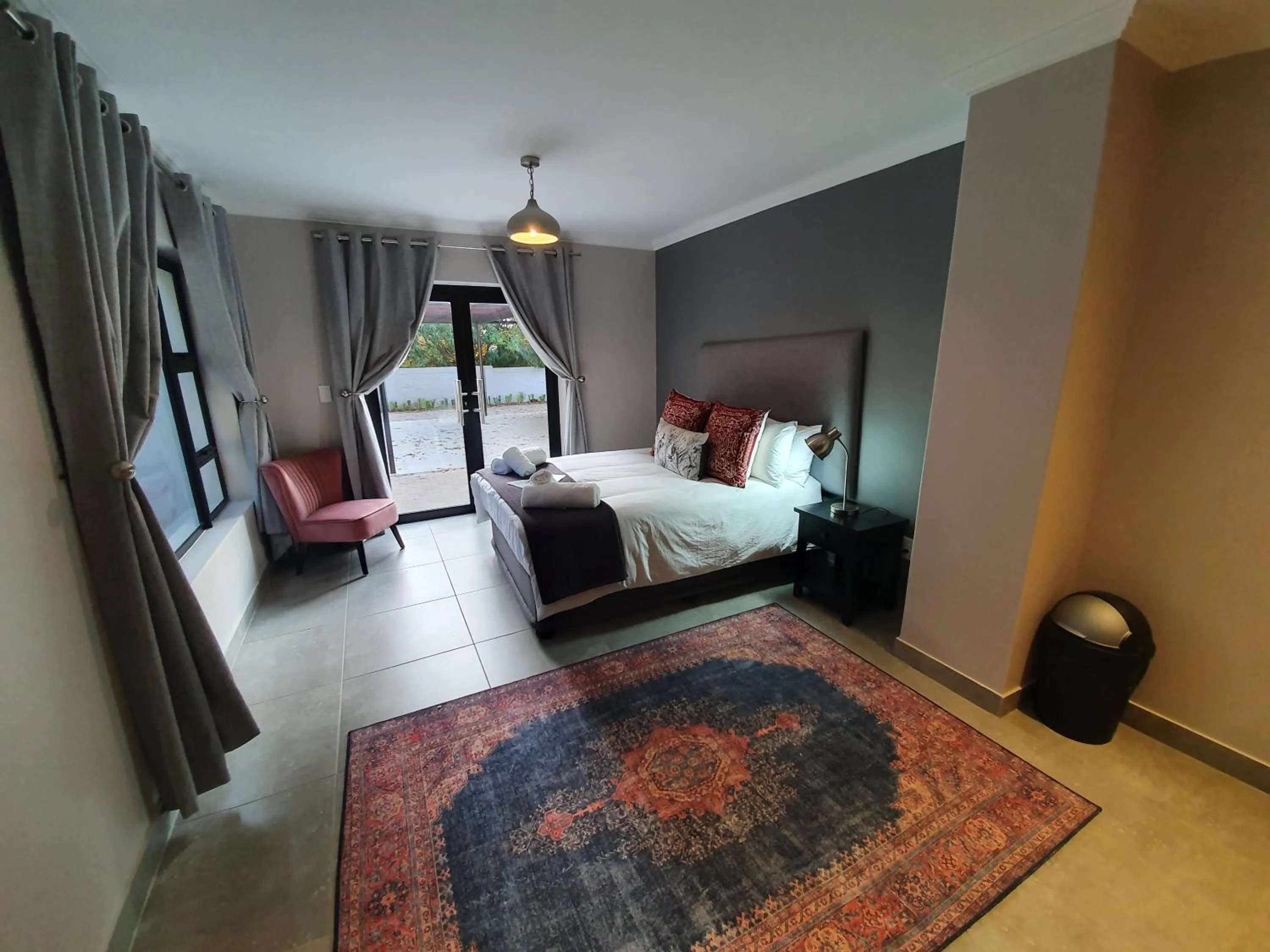 Photo of the whole room, Bed in Sleep@84