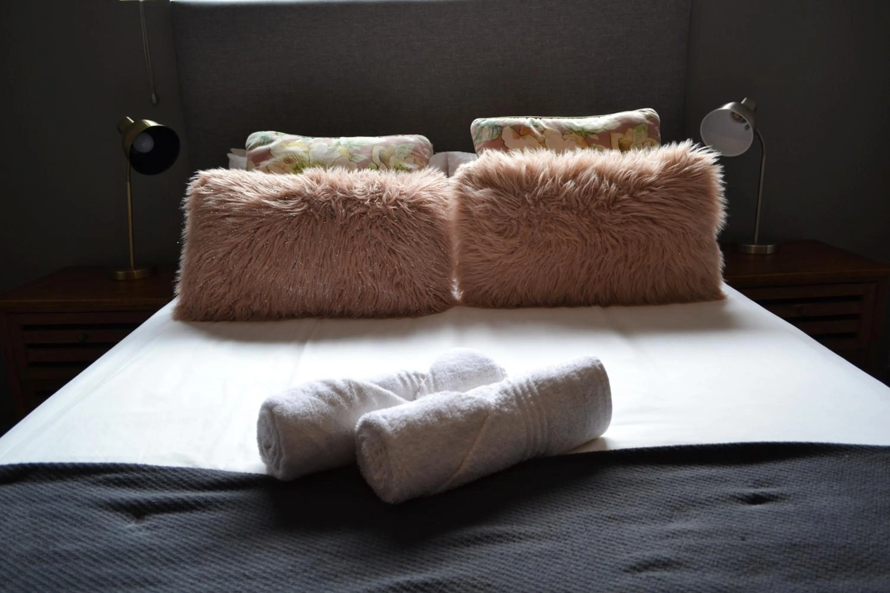 Bedroom, Bed in Sleep@84