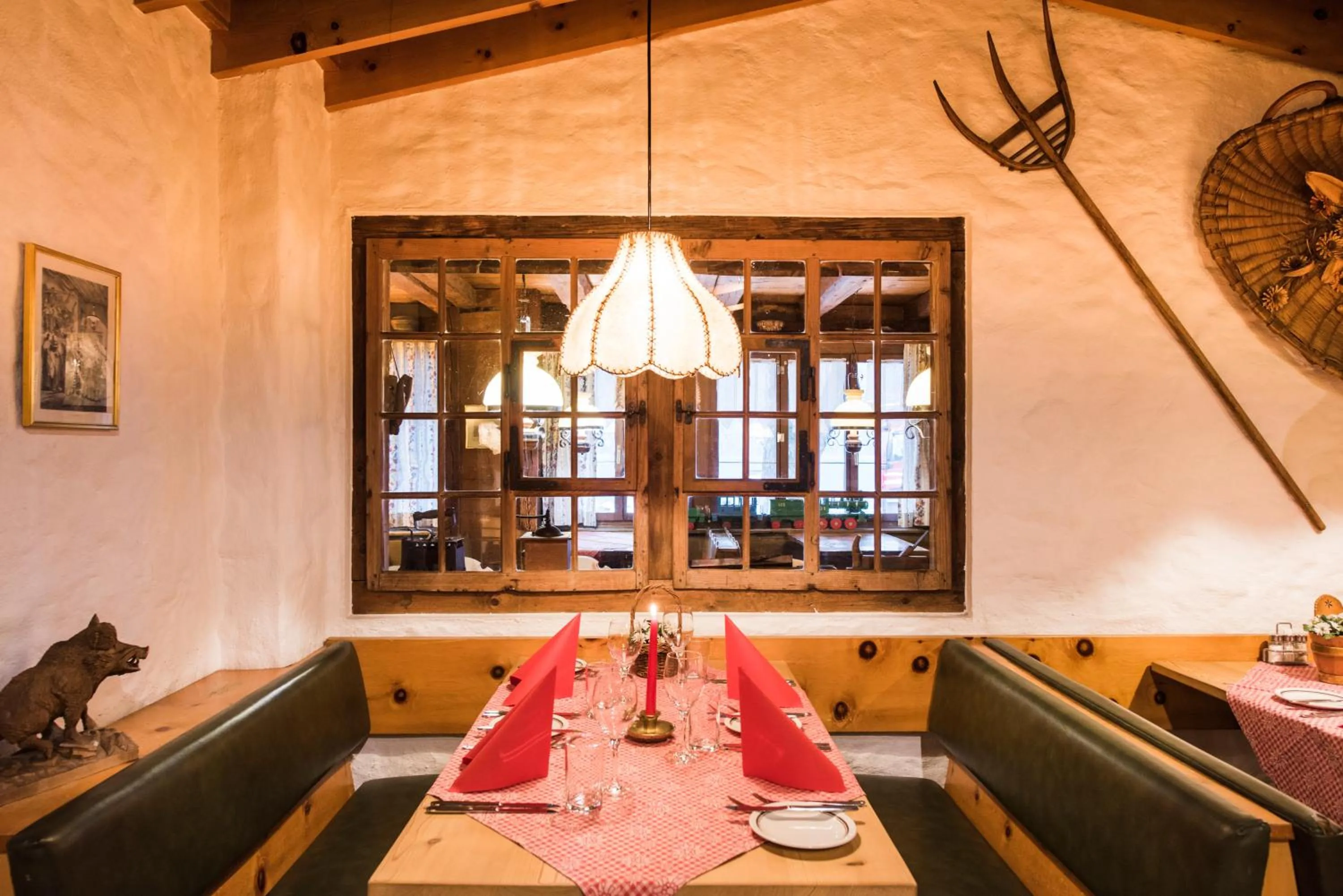 Restaurant/places to eat in Hotel Brienzerburli