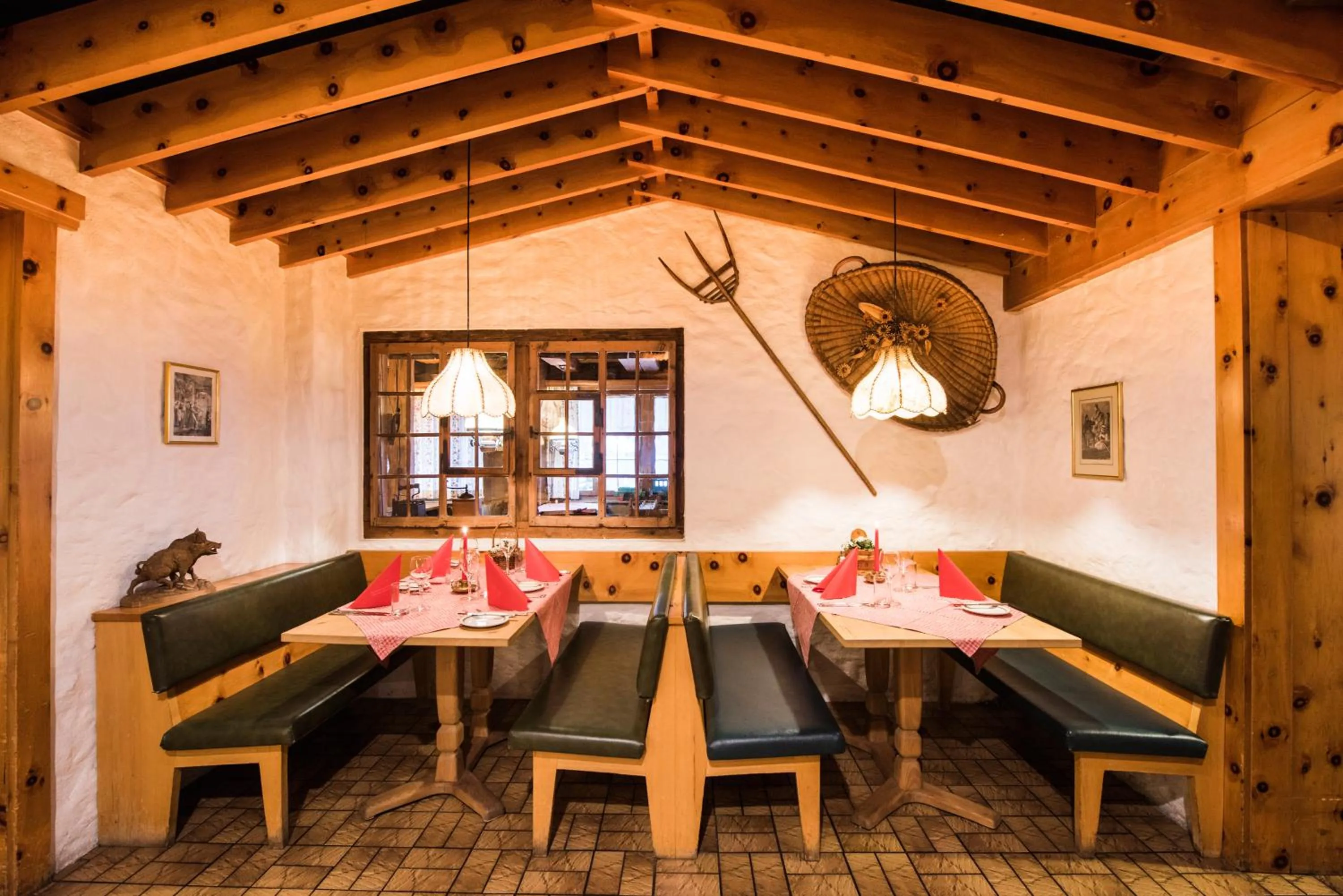 Restaurant/places to eat in Hotel Brienzerburli