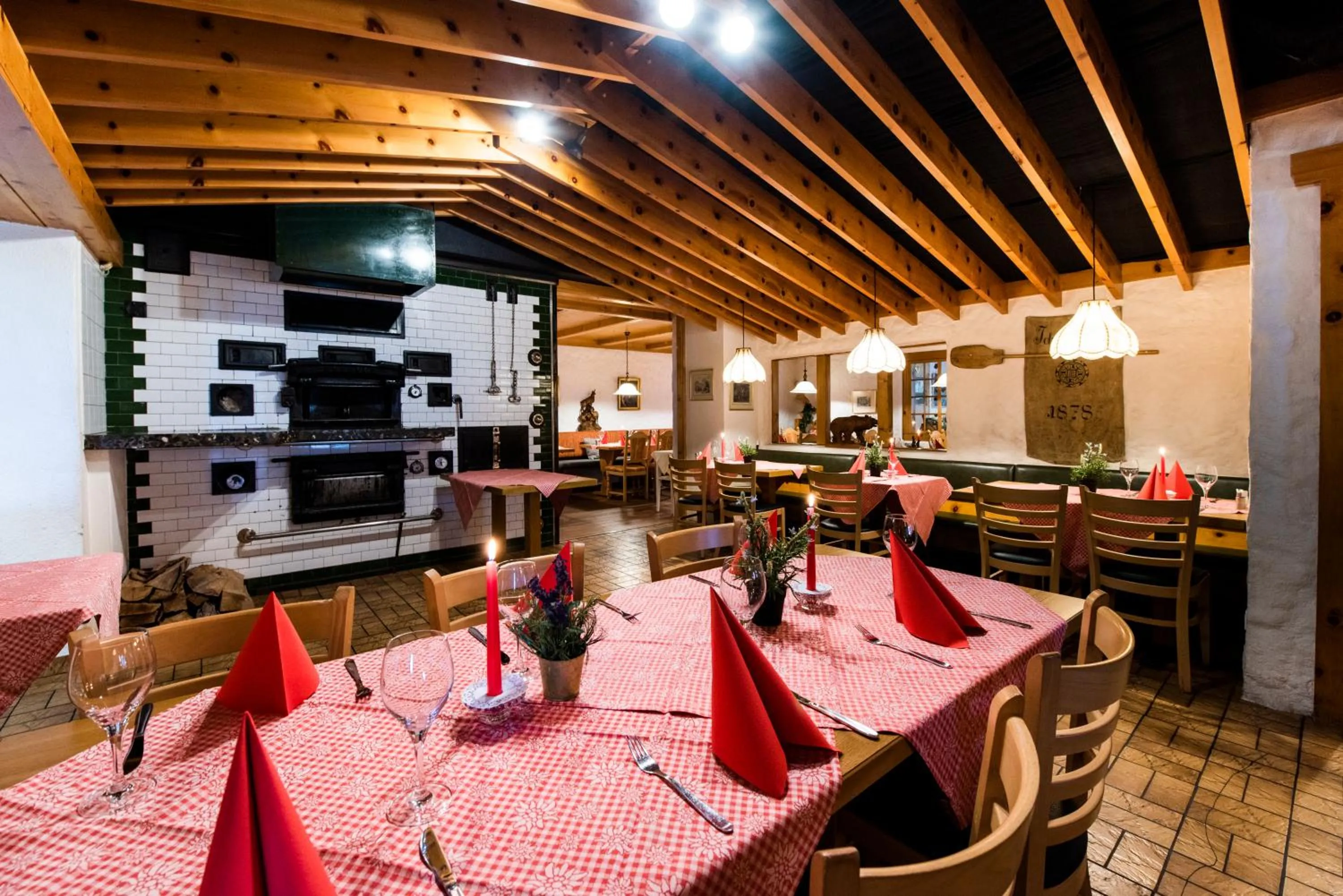 Restaurant/places to eat in Hotel Brienzerburli