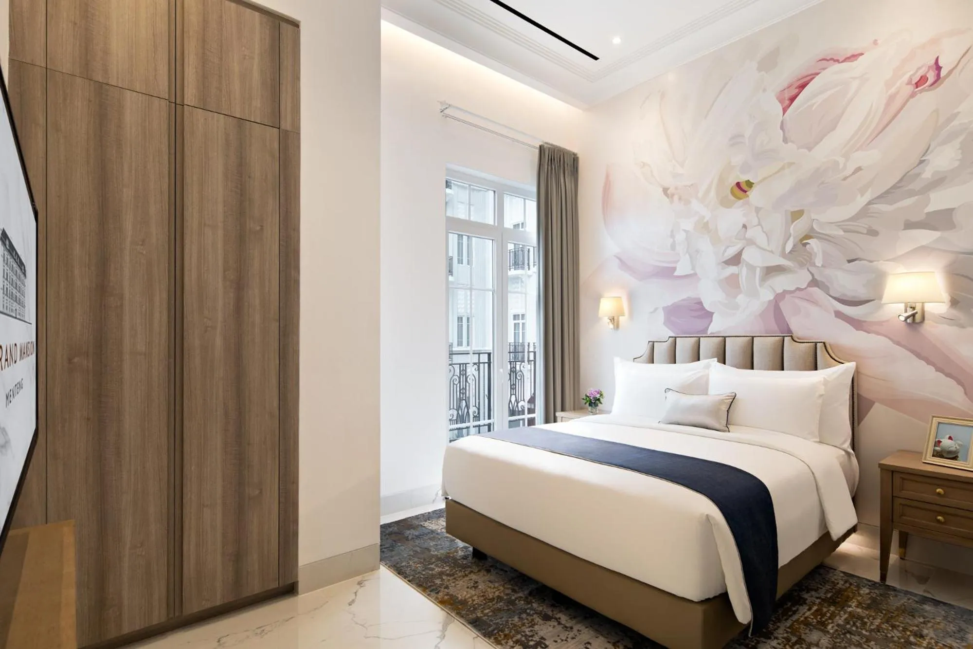 Bed in The Grand Mansion Menteng