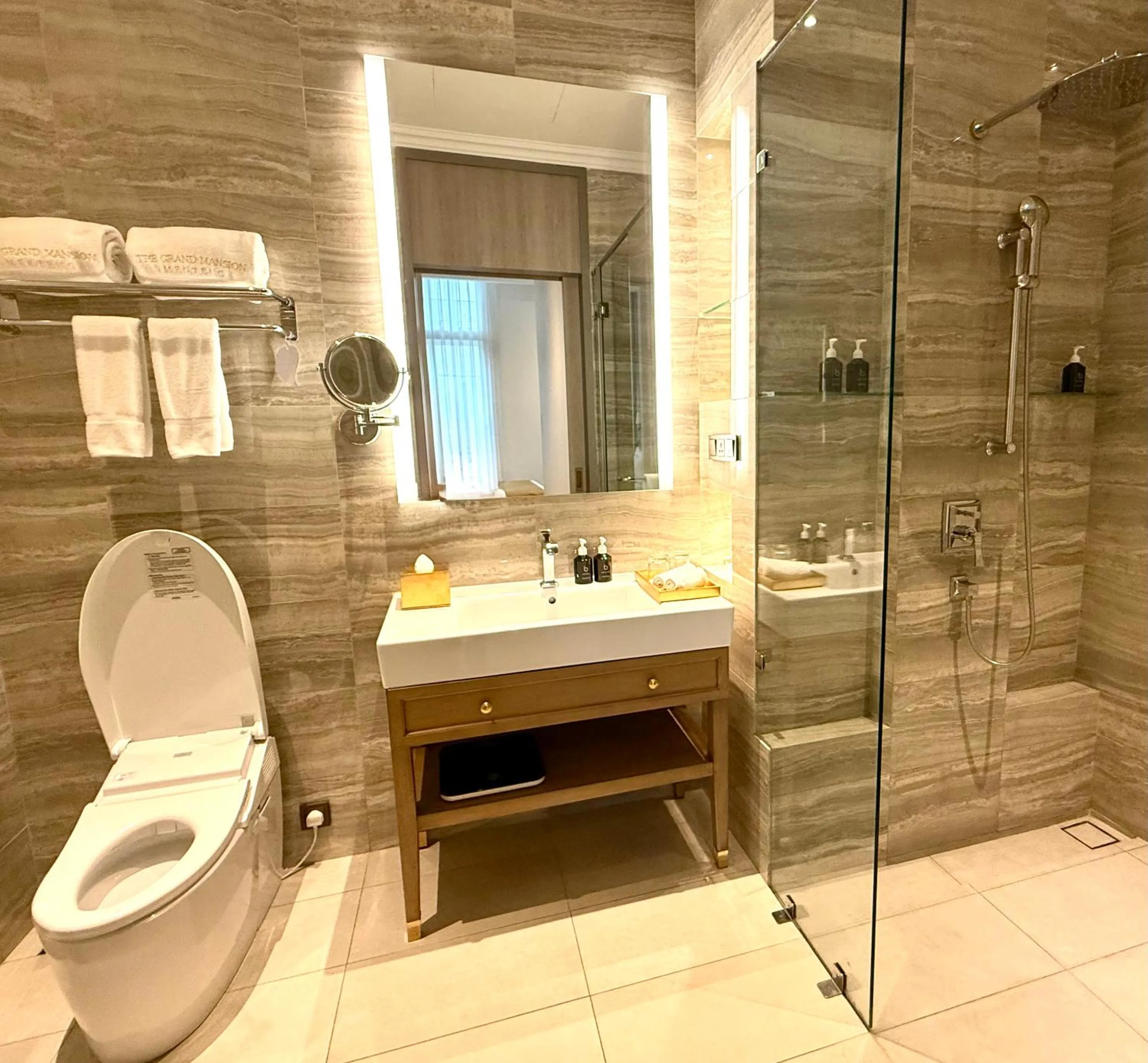 Bathroom in The Grand Mansion Menteng