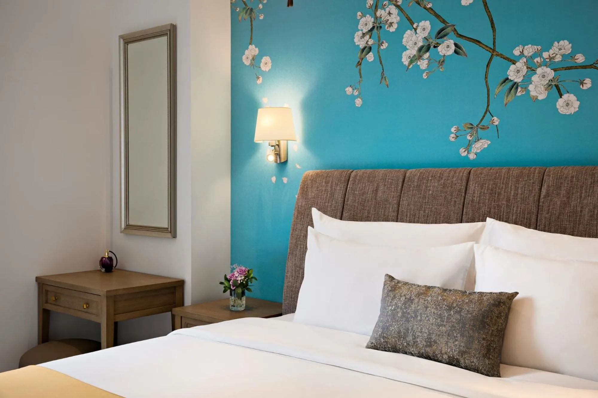 Bed in The Grand Mansion Menteng