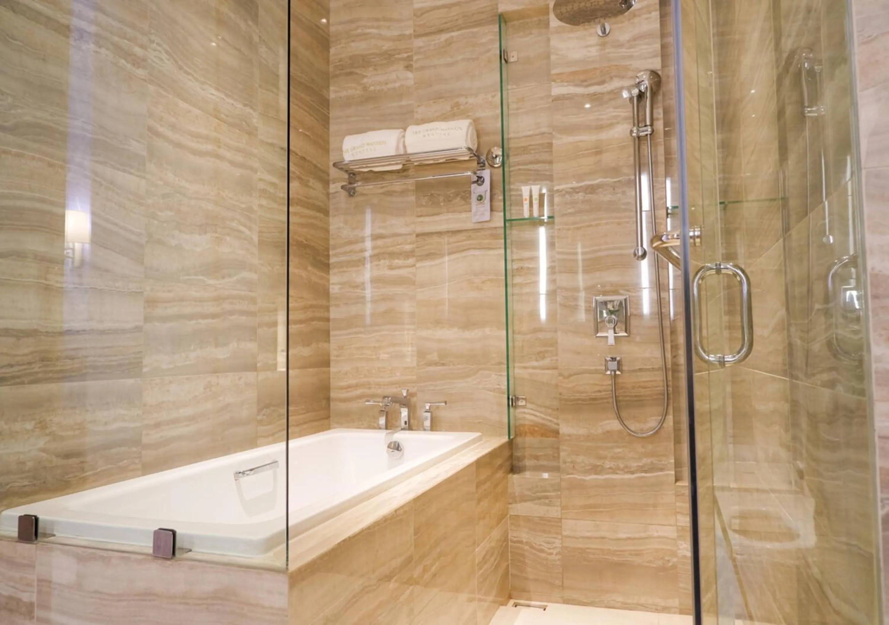 Toilet in The Grand Mansion Menteng