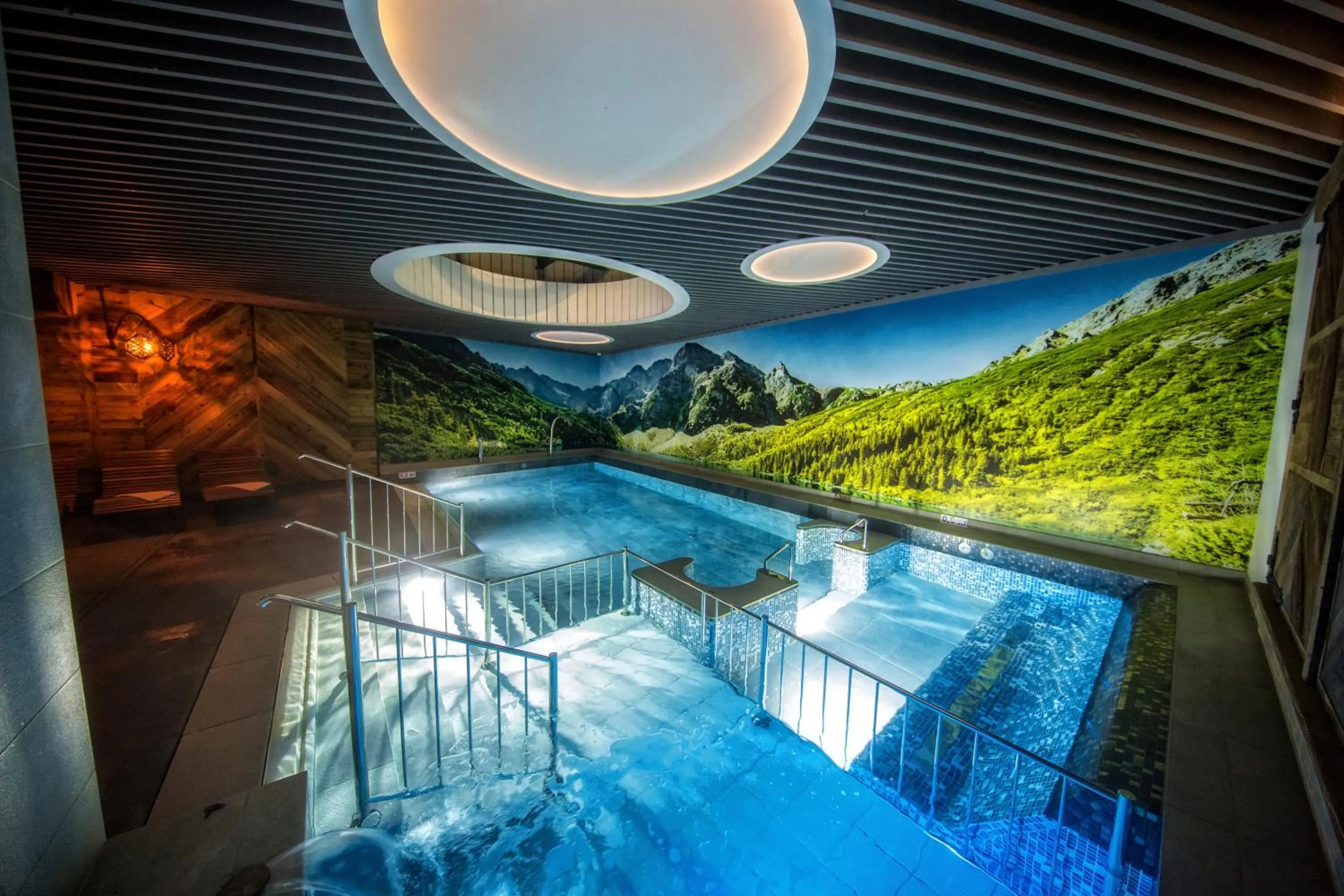 Pool view in Mountain Shelter Apartments