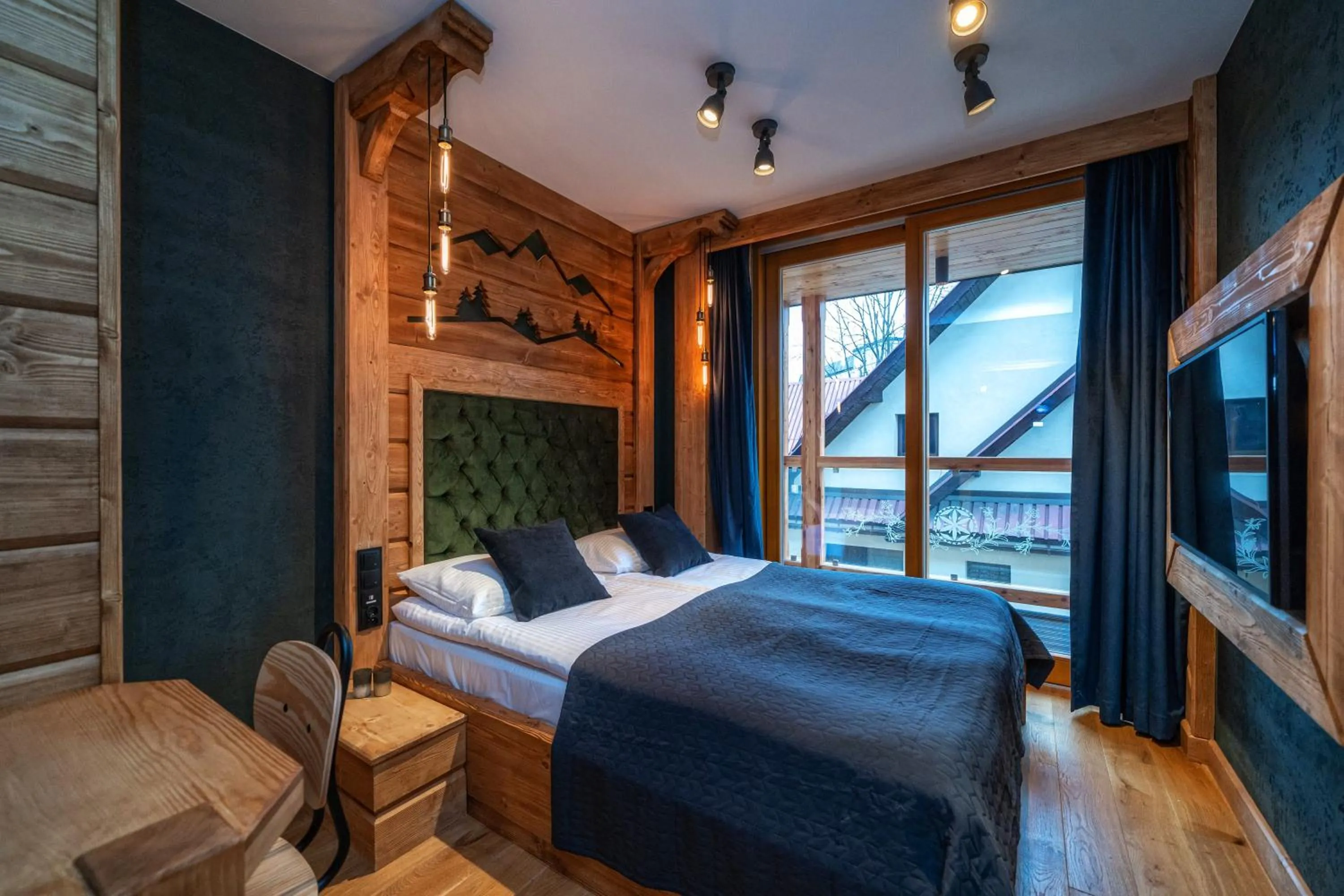 Bed in Mountain Shelter Apartments