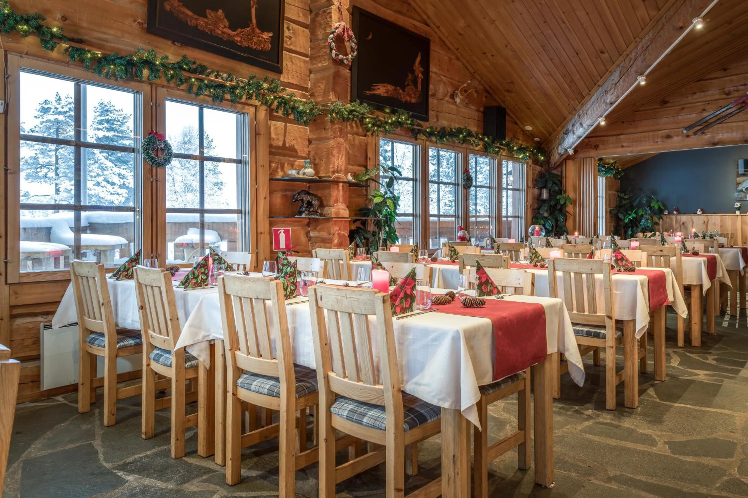 Restaurant/places to eat in Hotel Kuusamon Portti