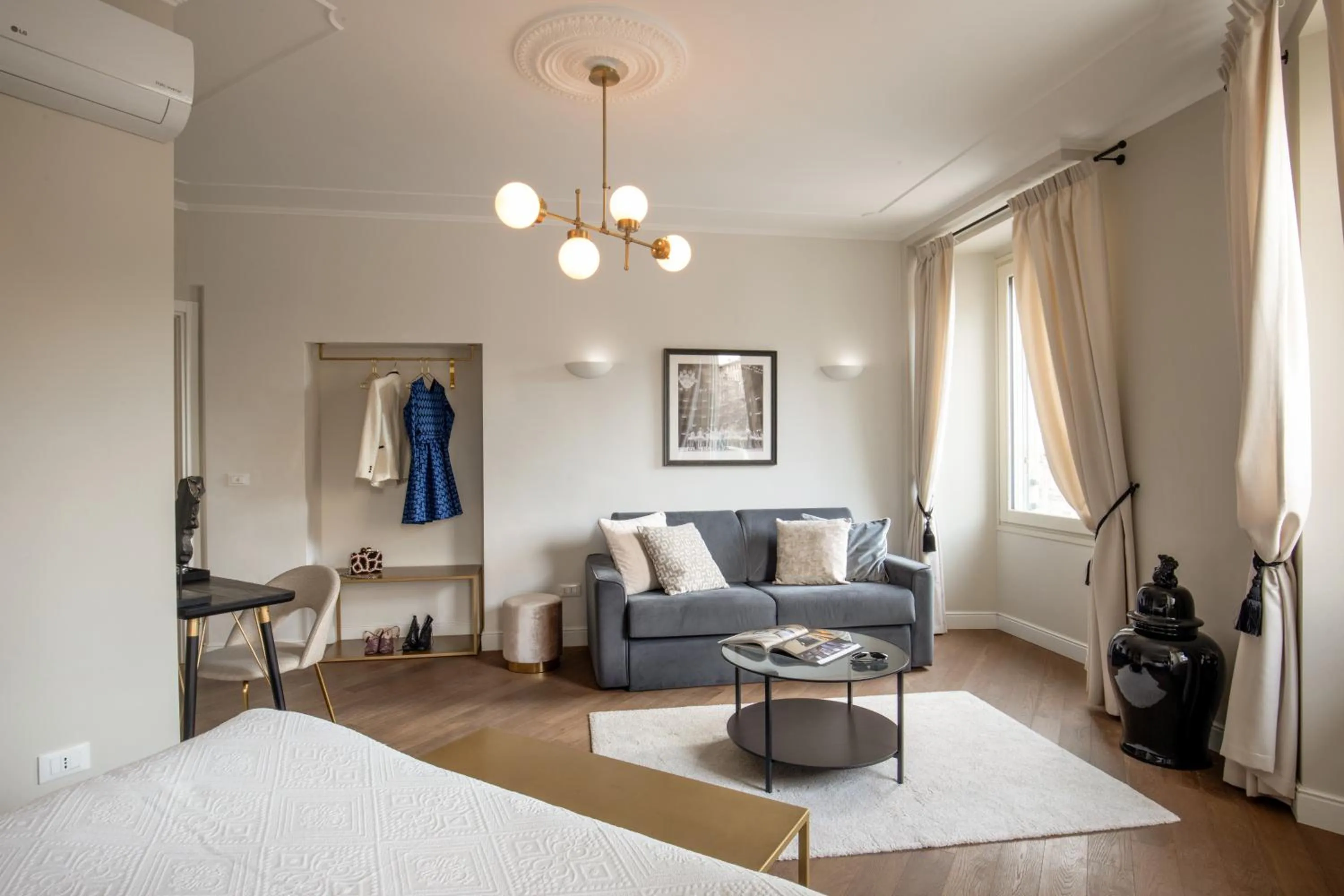 Bedroom, Bed in Daplace - Corso Monforte Suites