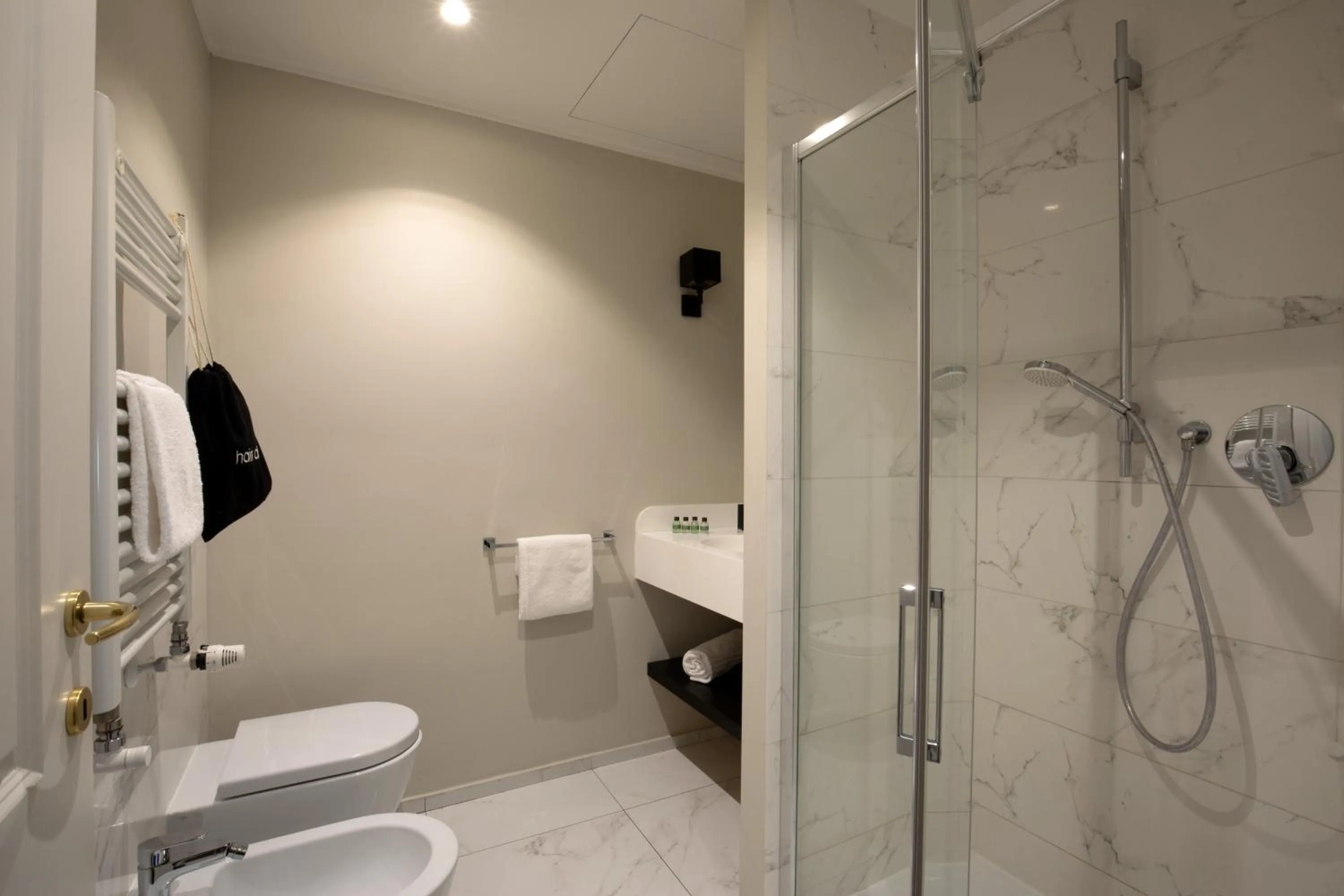 Bathroom in Daplace - Corso Monforte Suites