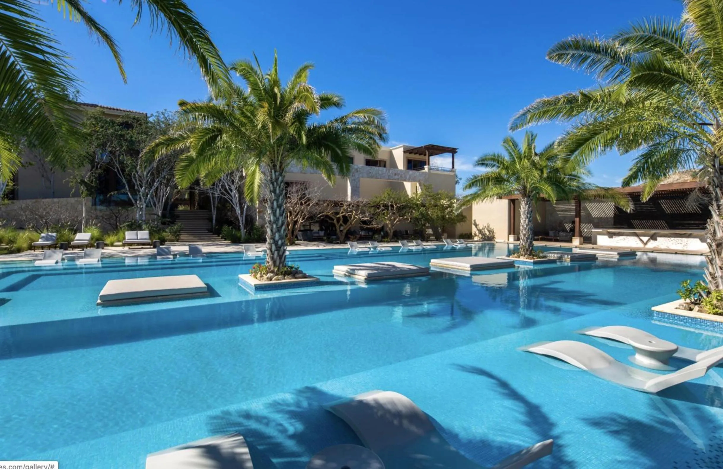 Swimming pool in Bohari Palmilla
