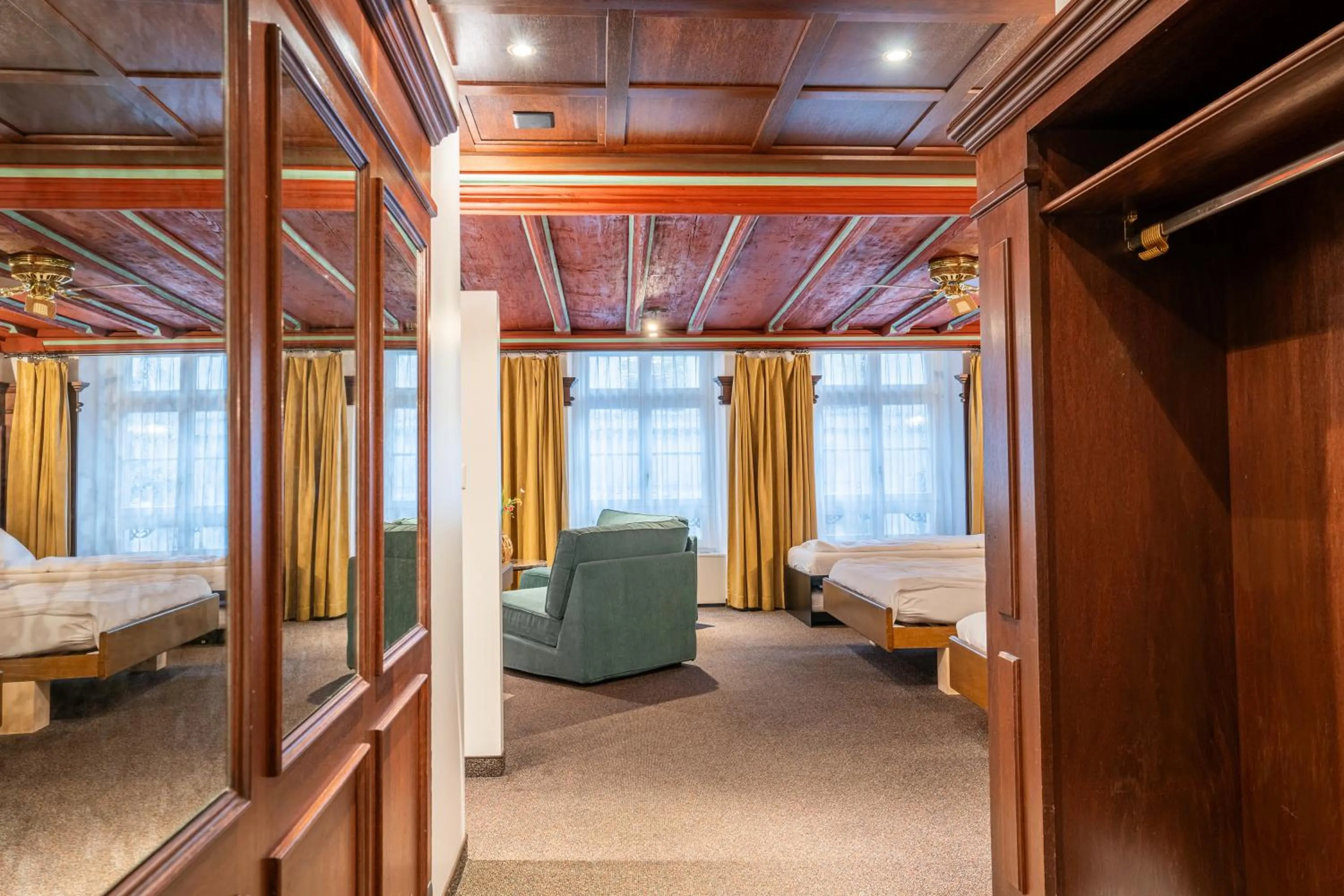 Photo of the whole room, Bed in Hotel Baslertor