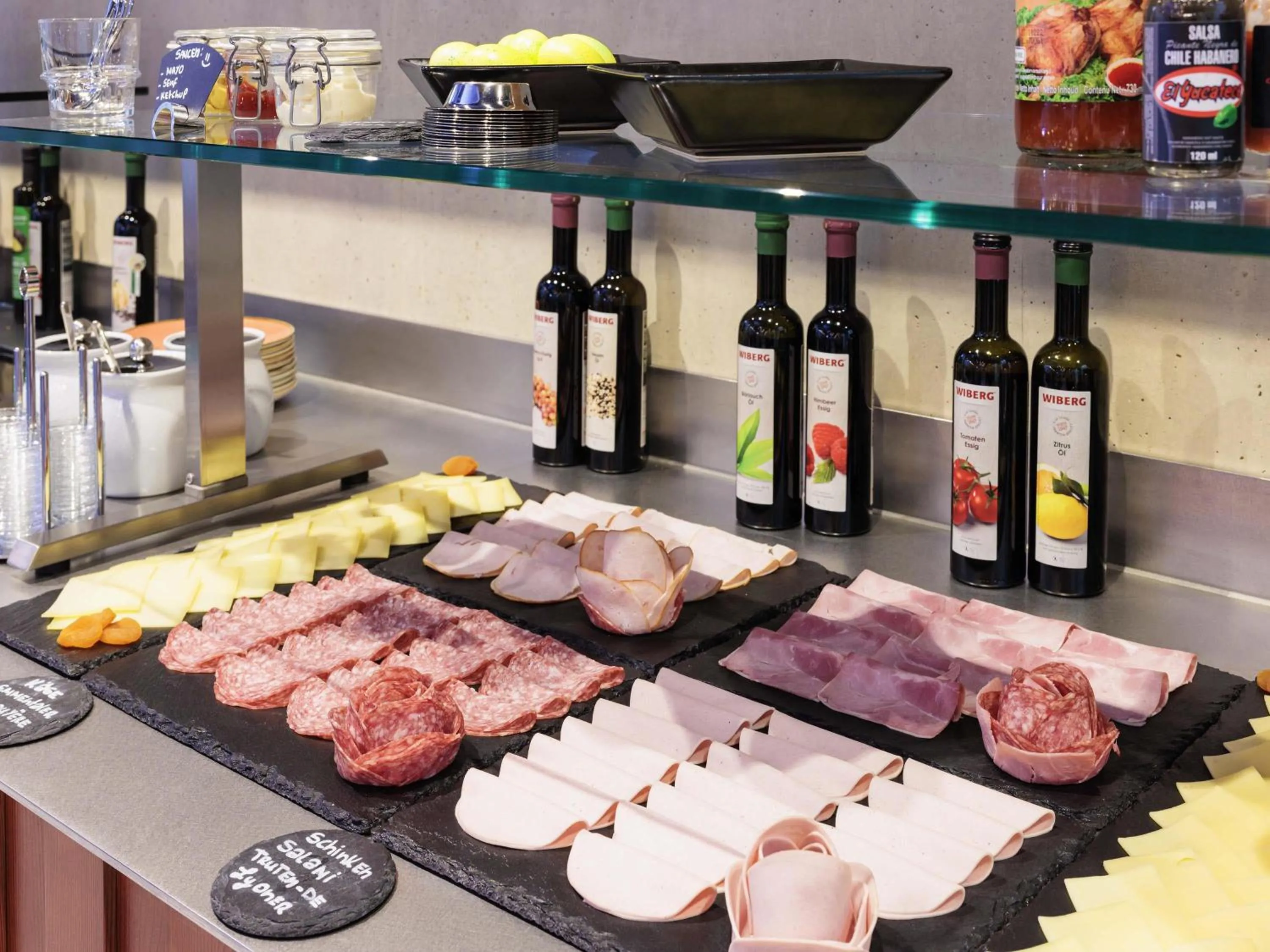 Breakfast in ibis Styles Bern City