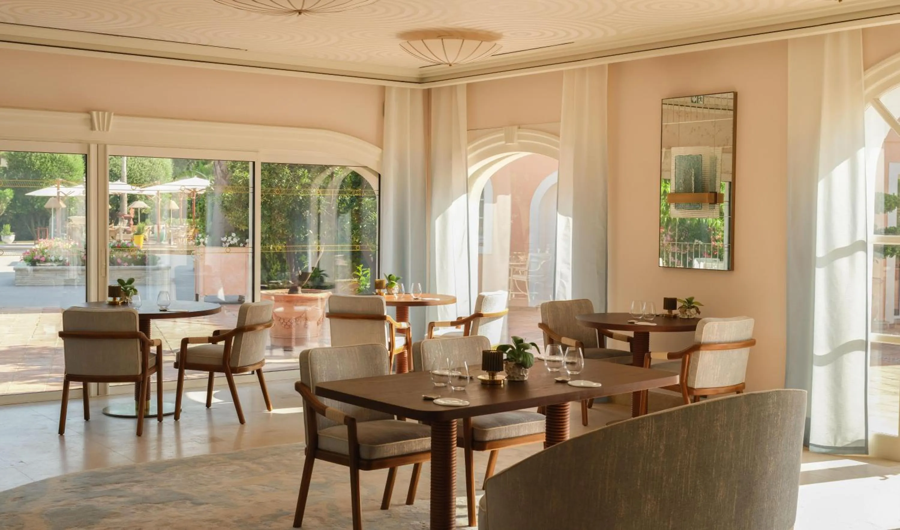 Restaurant/places to eat in Villa Miraé by Inwood Hotels - Cap d'Antibes