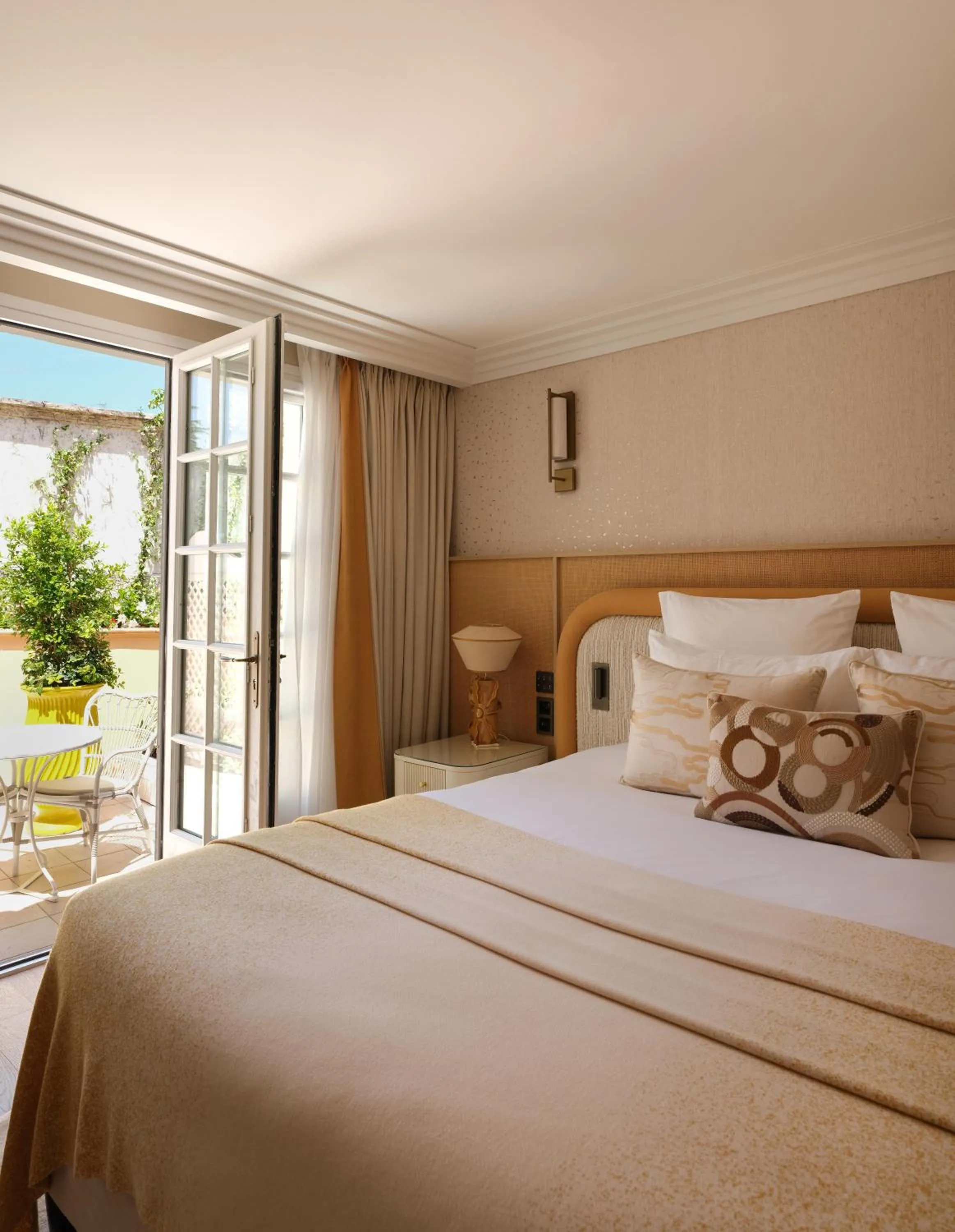 Photo of the whole room, Bed in Villa Miraé by Inwood Hotels - Cap d'Antibes