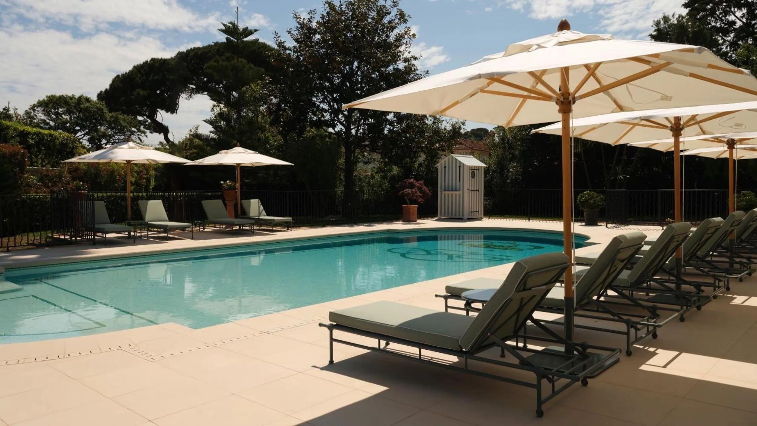 Swimming pool in Villa Miraé by Inwood Hotels - Cap d'Antibes