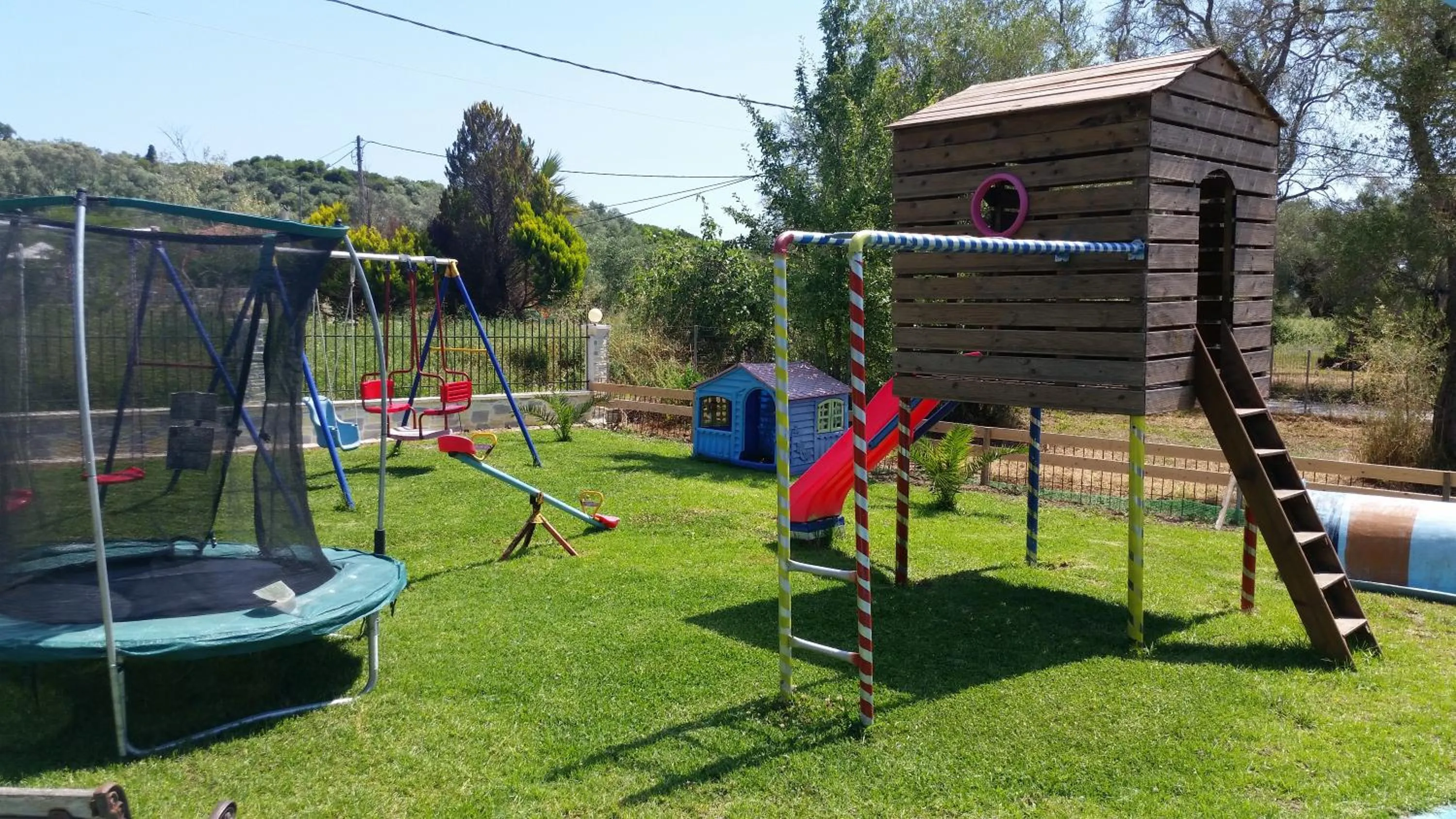 Property building in Pension Nychterida