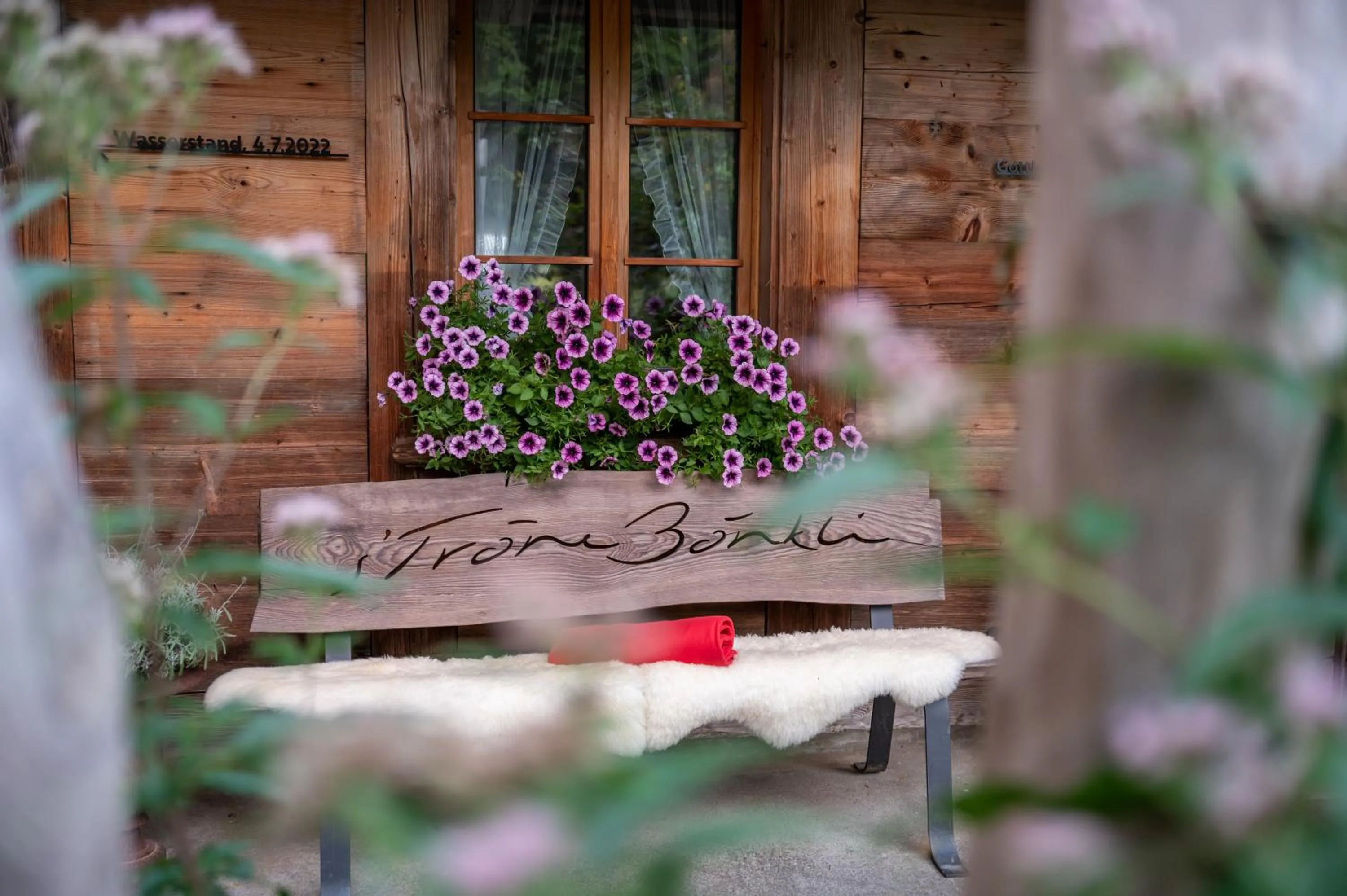 Garden view in Hotel Kemmeriboden-Bad AG