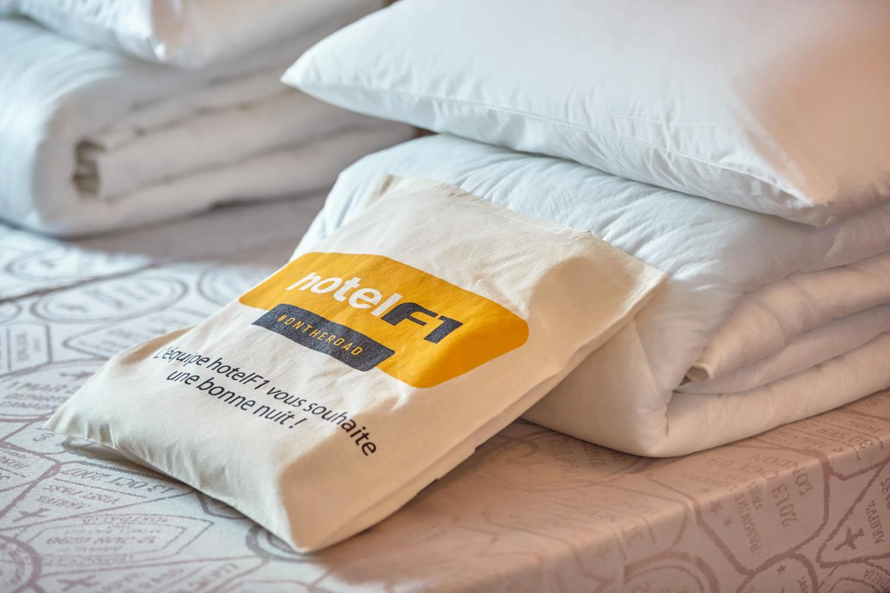 Bed in hotelF1 Antibes Sophia Antipolis