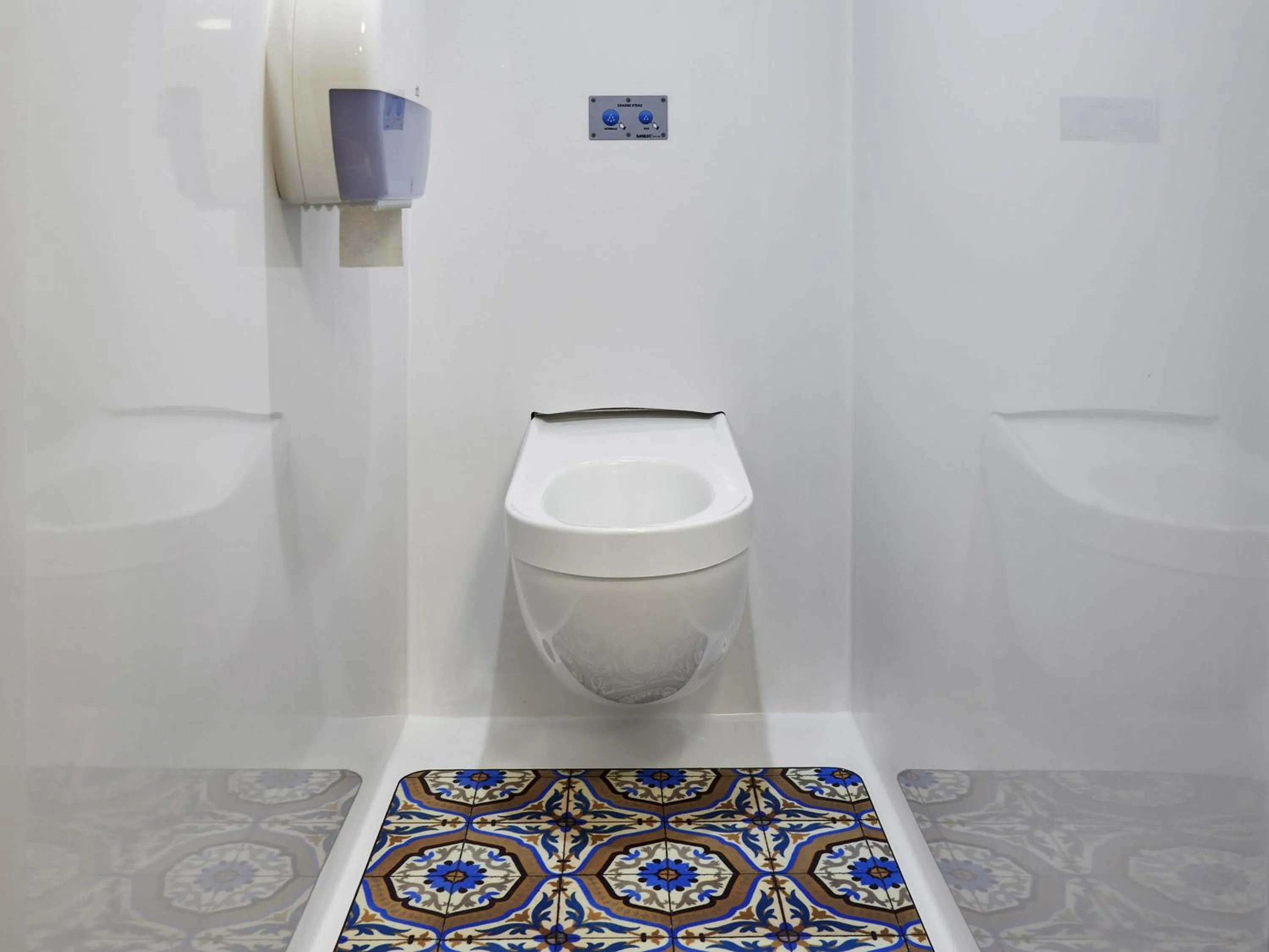 Bedroom in hotelF1 Antibes Sophia Antipolis