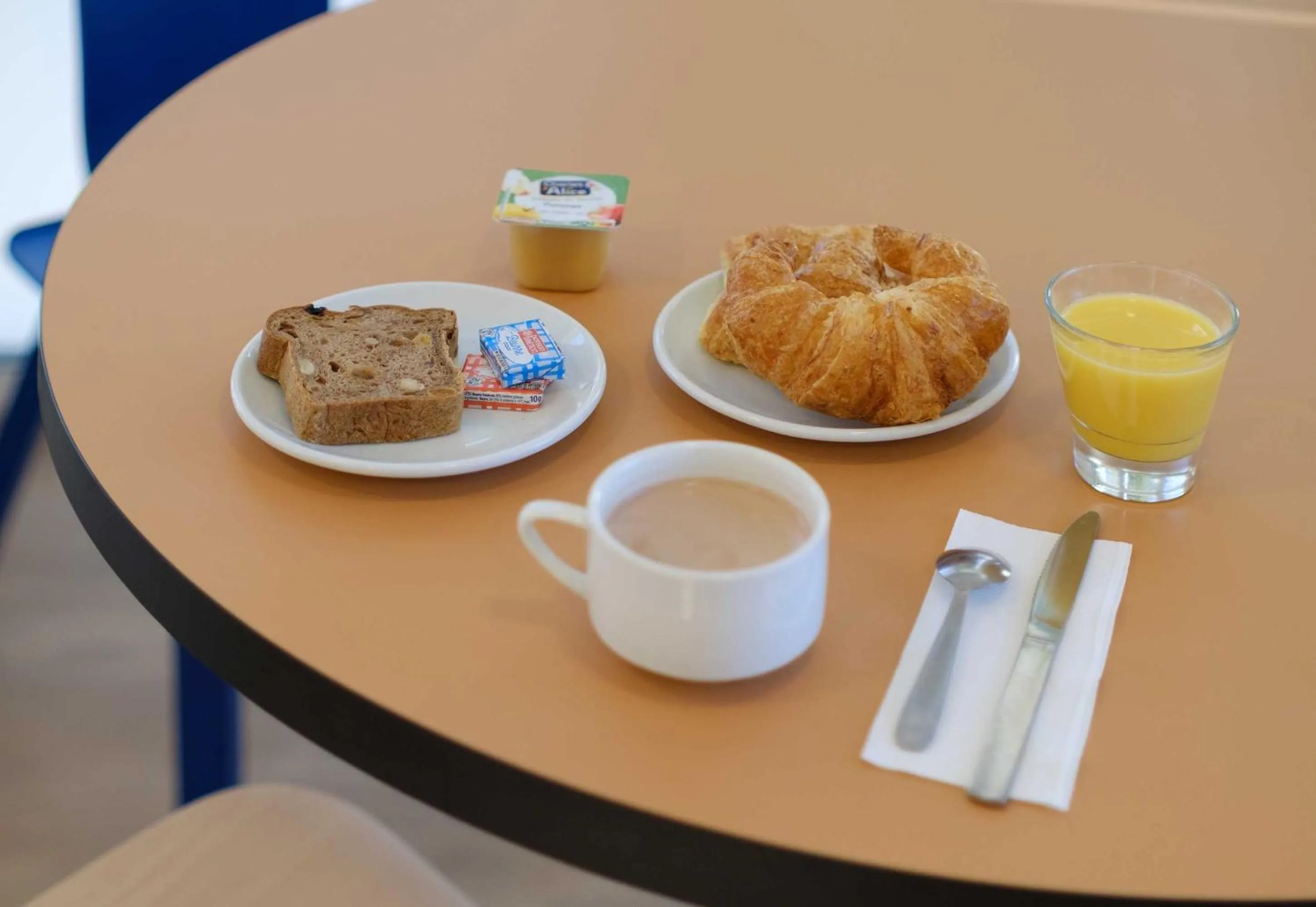 Breakfast in B&B HOTEL Cannes Mouans Sartoux