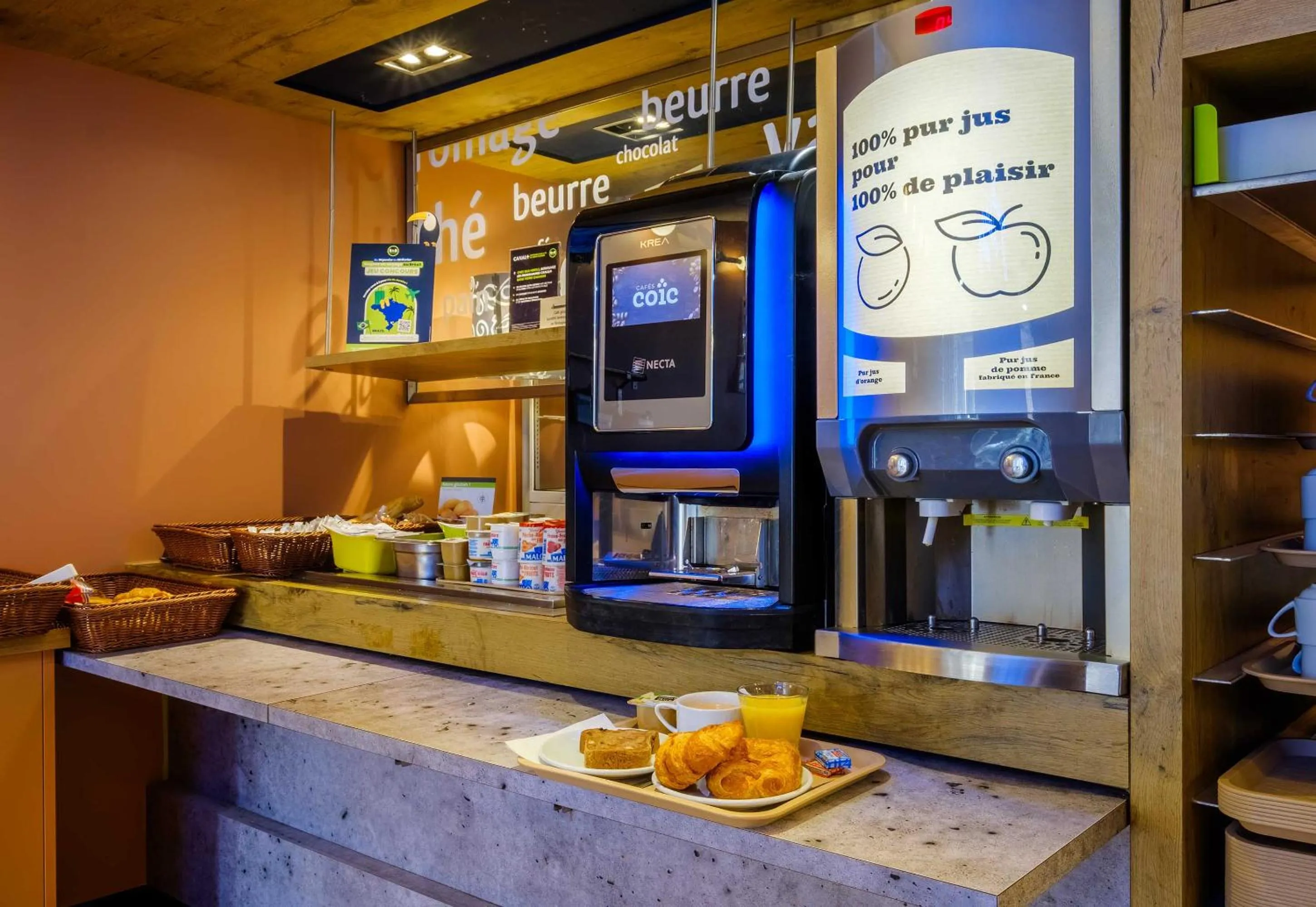 Buffet breakfast in B&B HOTEL Cannes Mouans Sartoux