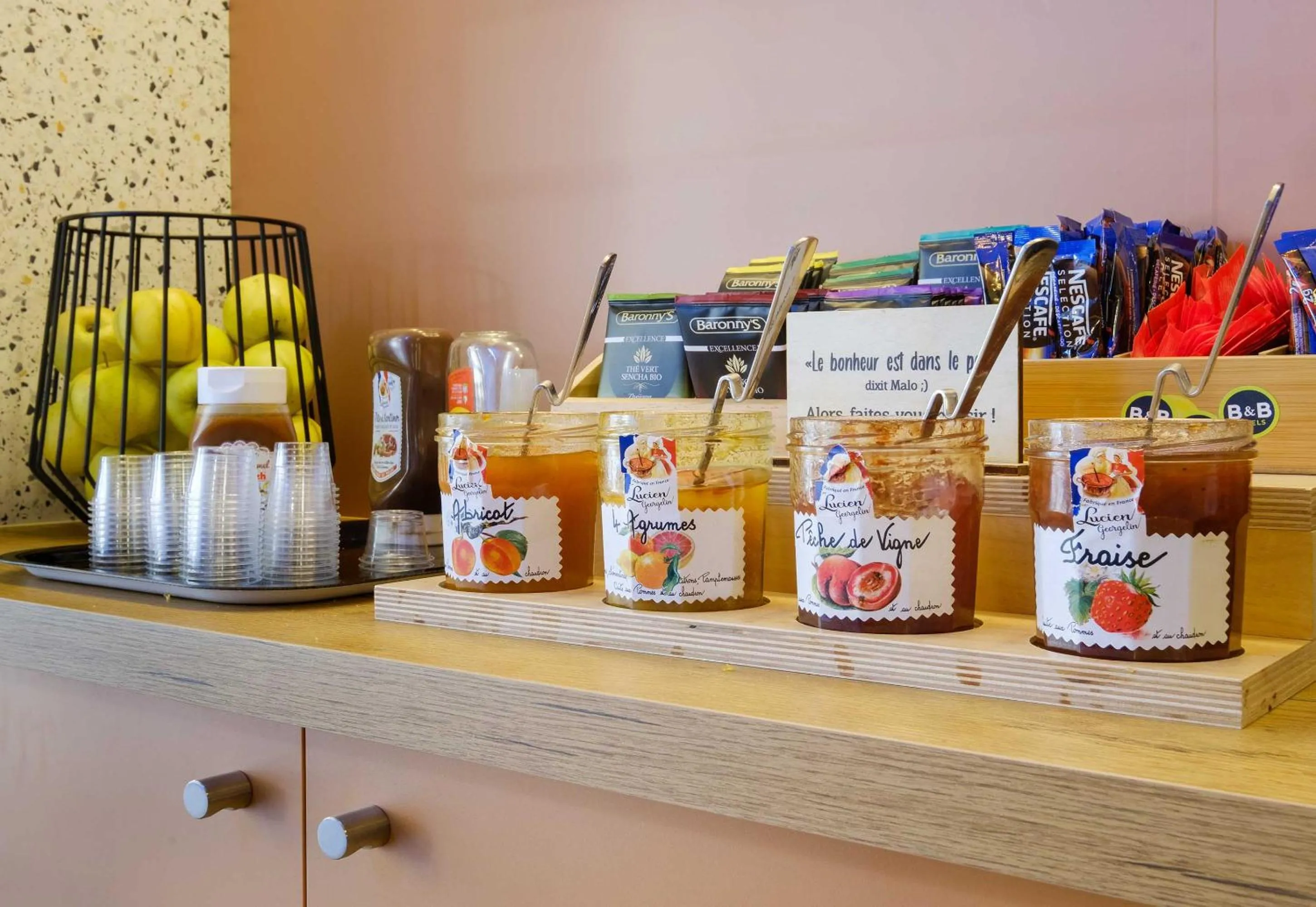 Breakfast in B&B HOTEL Cannes Mouans Sartoux