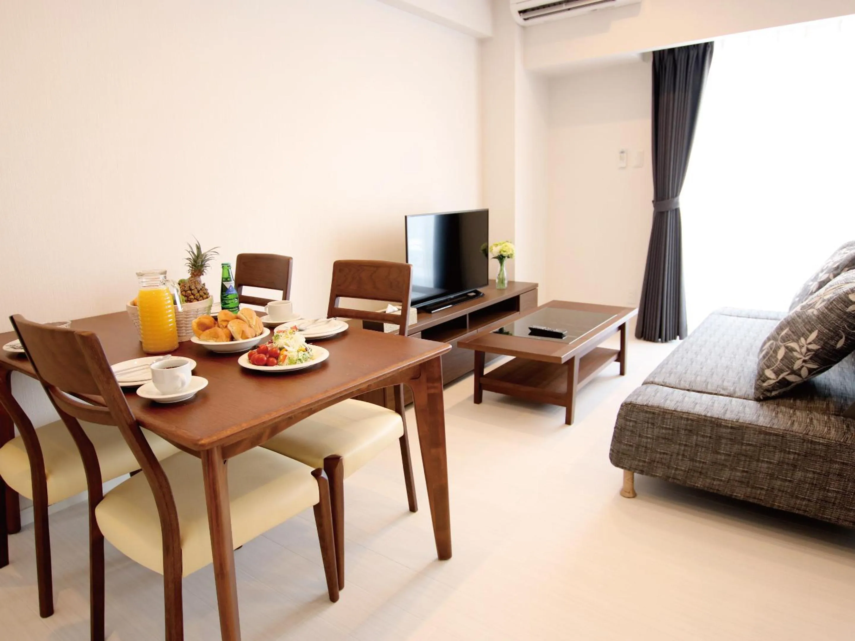 Living room in Sunset Resort Mihama -SEVEN Hotels and Resorts-