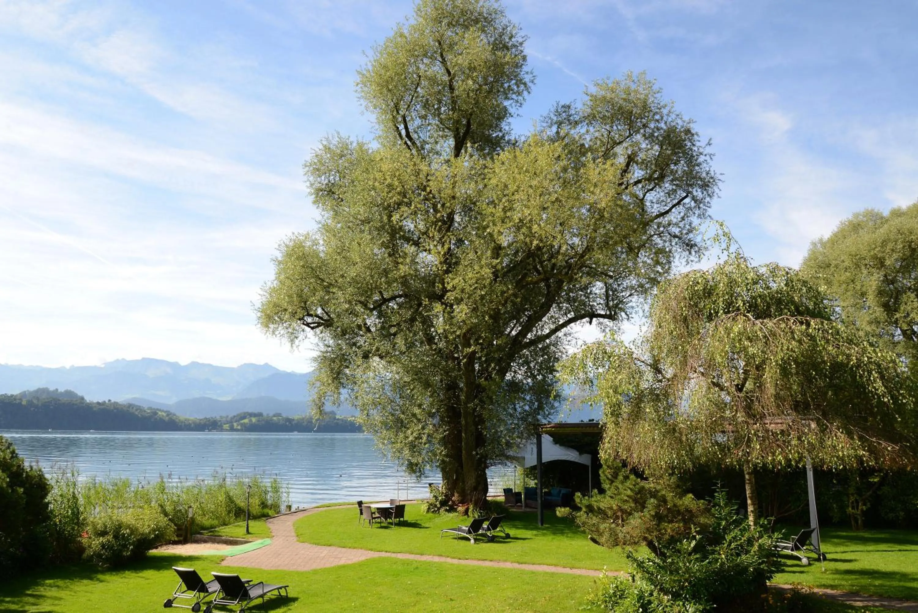 Facade/entrance in Swiss-Chalet Merlischachen - Historik Chalet-Hotel Lodge