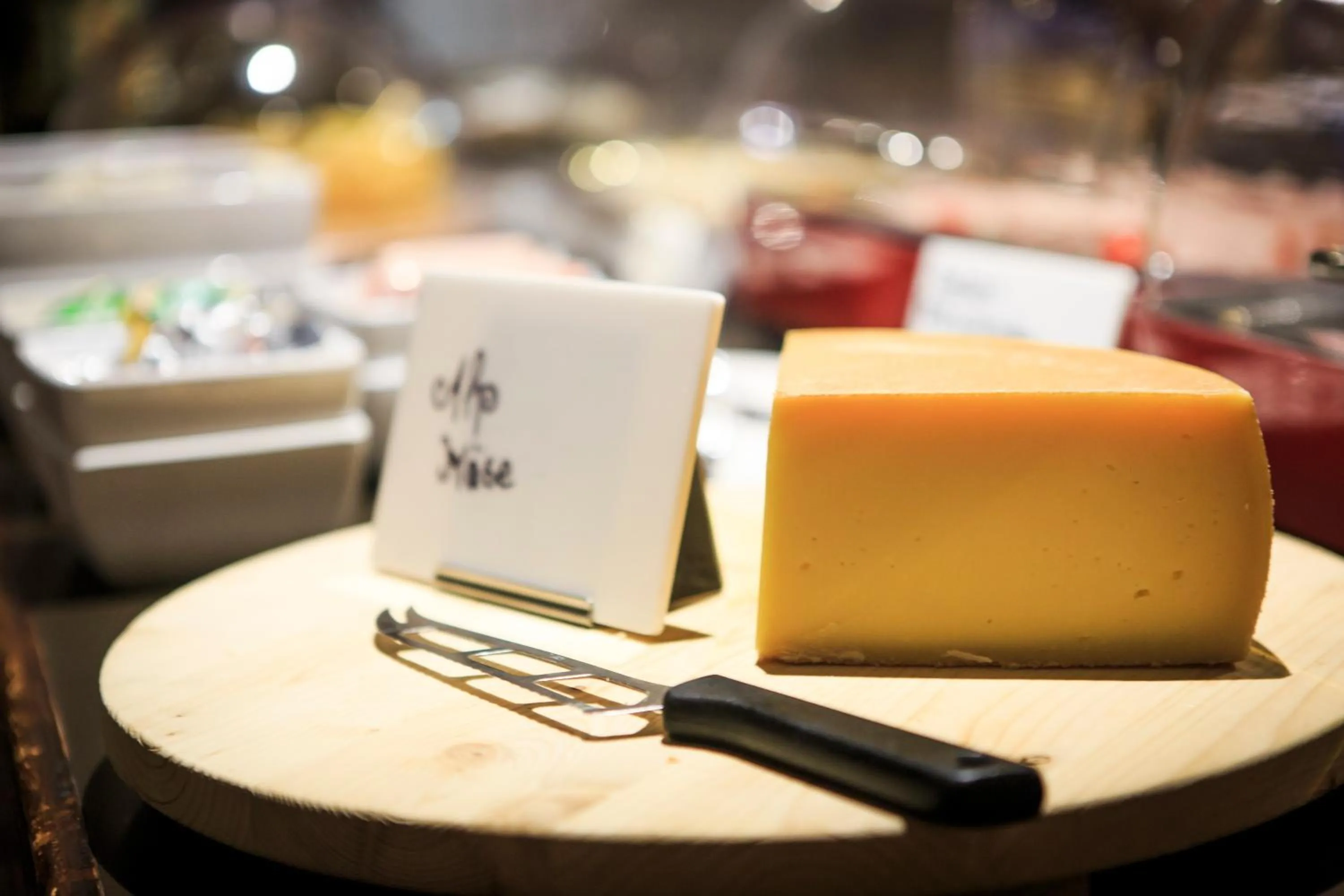 Buffet breakfast in Swiss-Chalet Merlischachen - Historik Chalet-Hotel Lodge