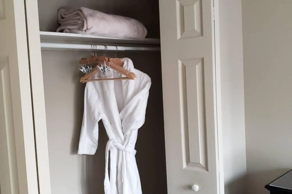 2-Bedroom Apartment Sweet #2 by Amazing Property Rentals