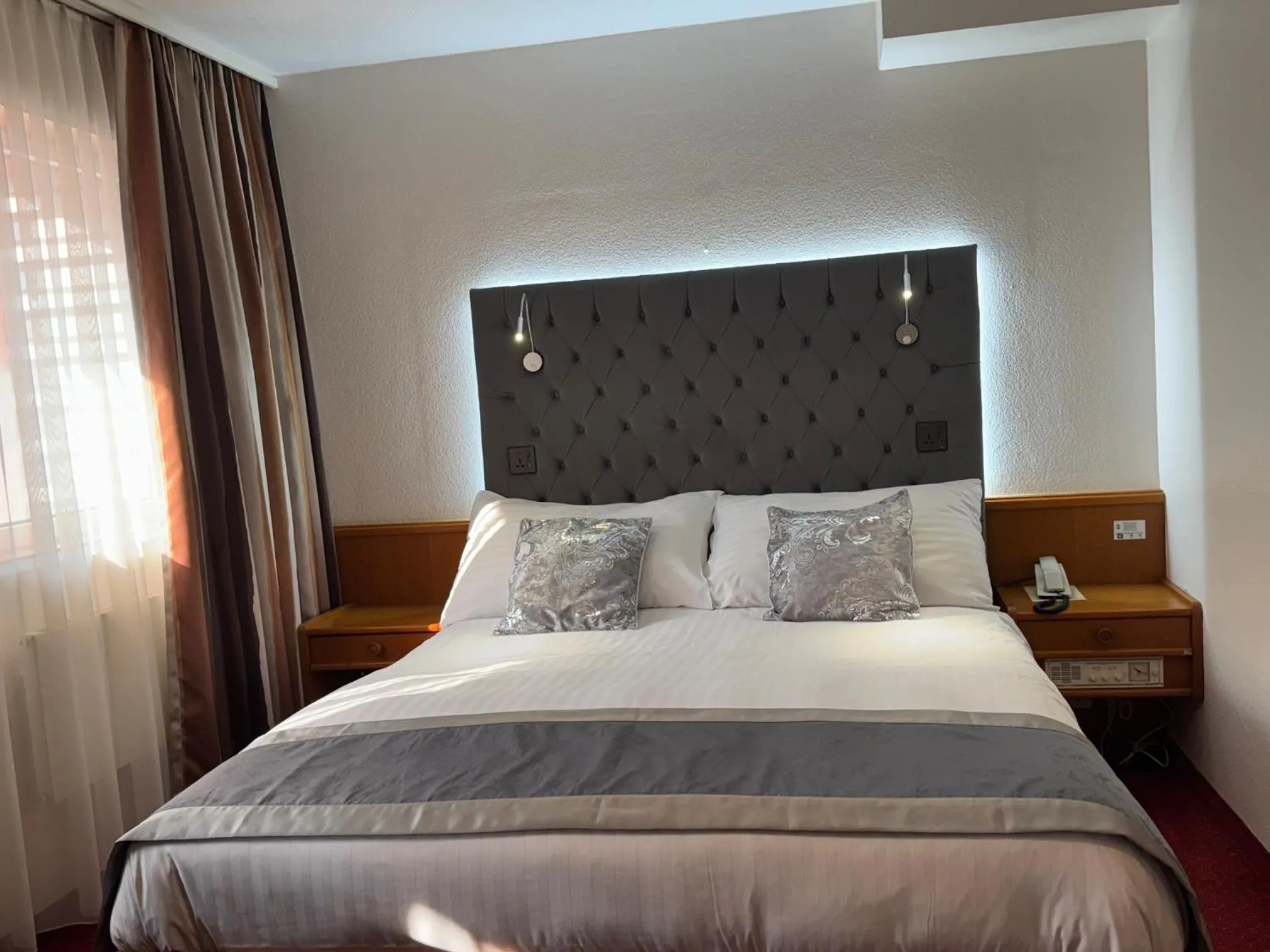 Bed in Hôtel des Trois Rois