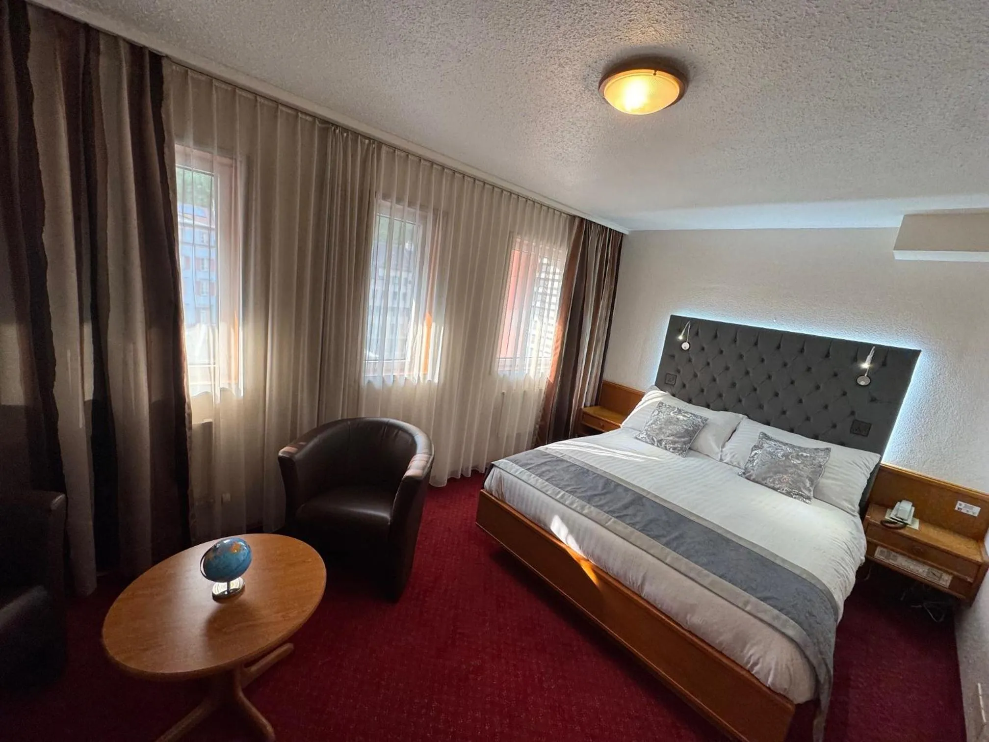 Bed in Hôtel des Trois Rois