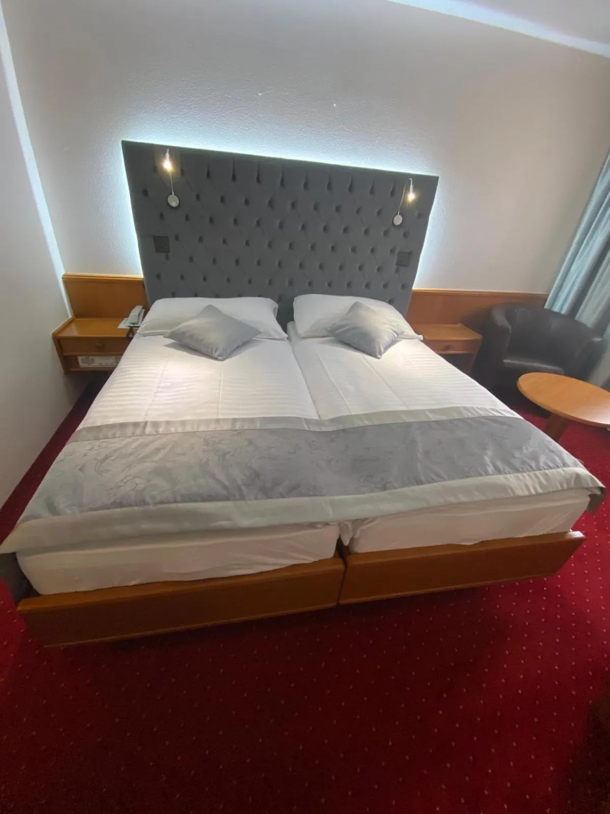 Bed in Hôtel des Trois Rois