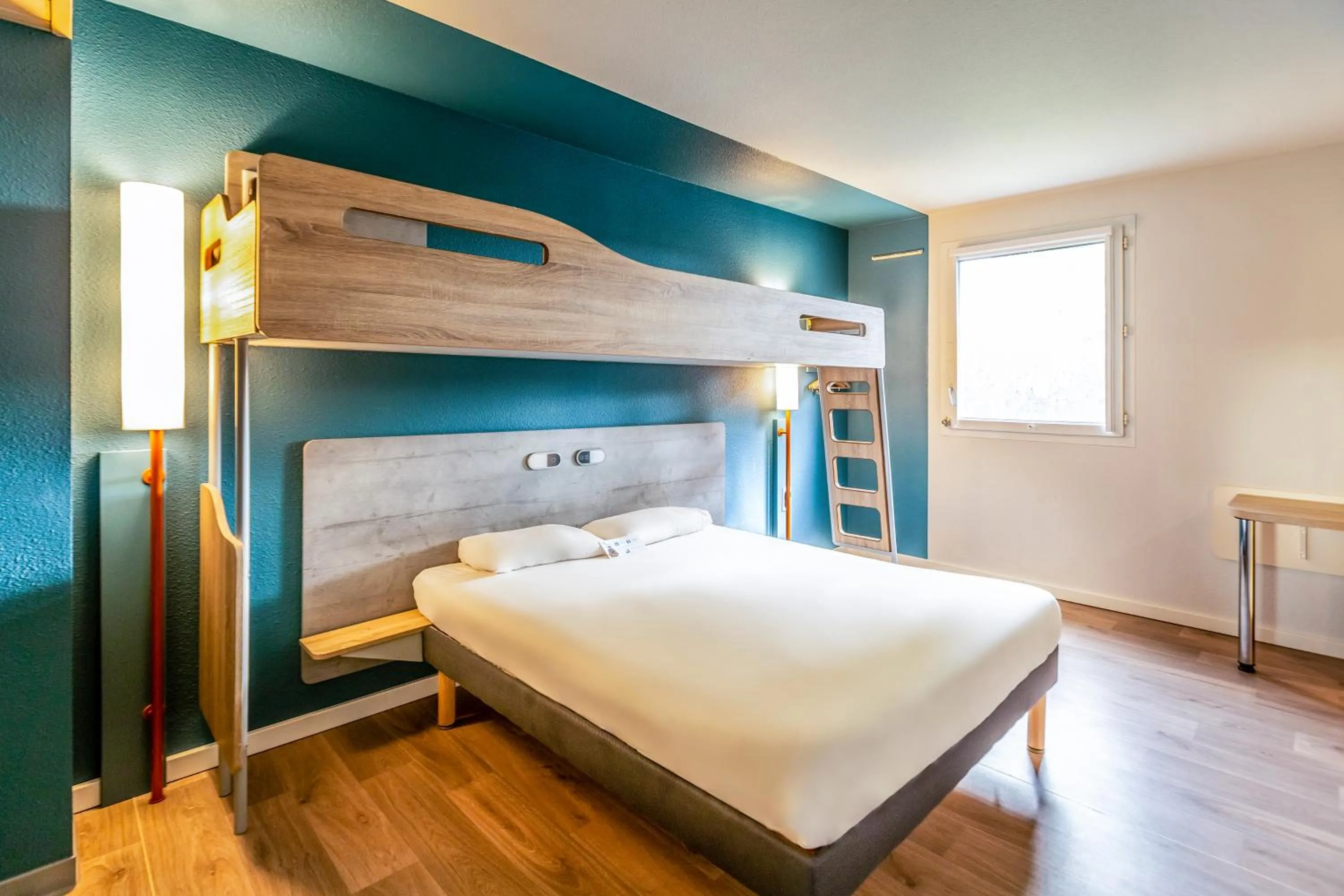 bunk bed, Bed in ibis budget Pertuis Portes du Luberon
