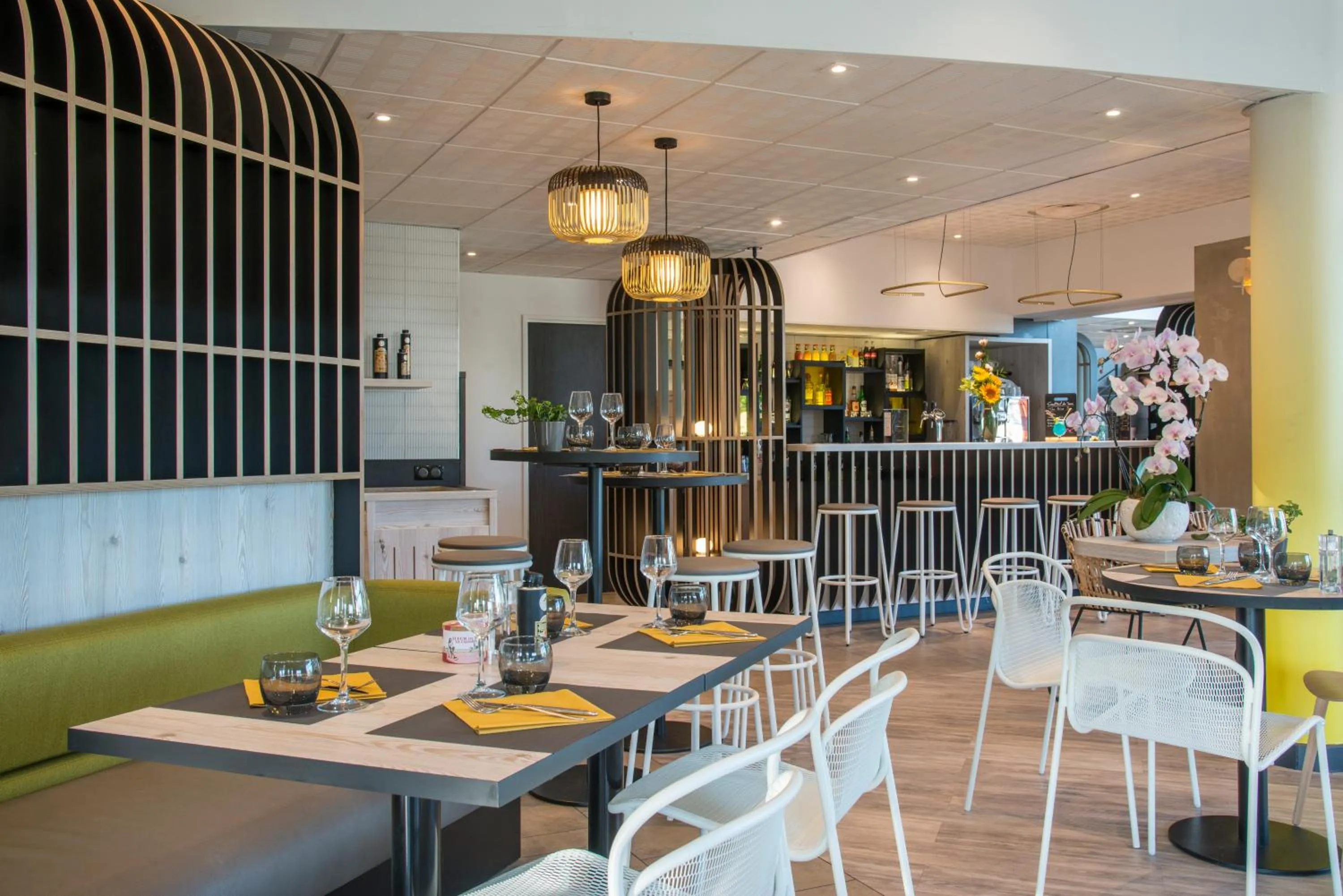 Restaurant/places to eat in ibis budget Pertuis Portes du Luberon