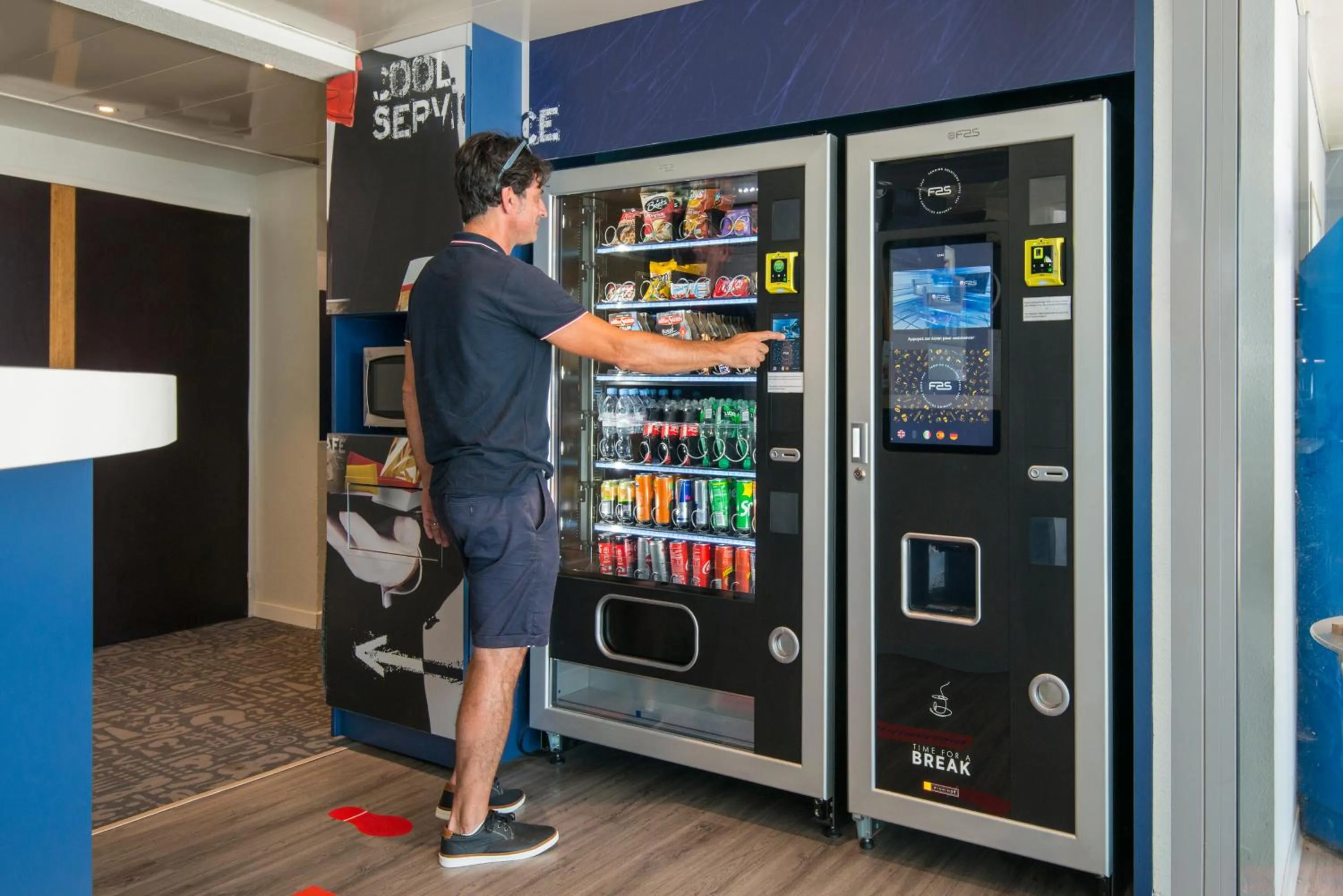 Lobby or reception in ibis budget Pertuis Portes du Luberon