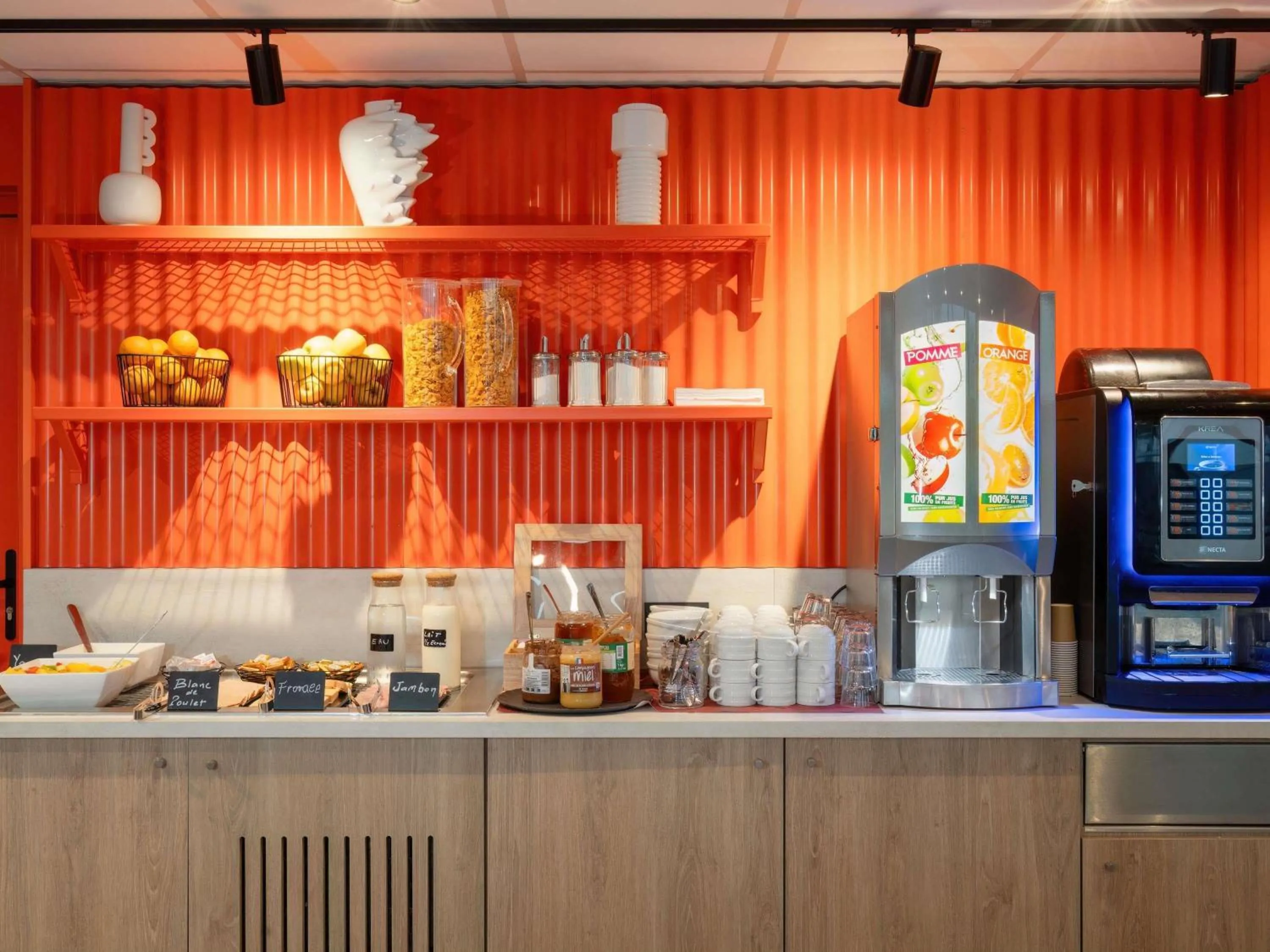 Breakfast in ibis budget Pertuis Portes du Luberon