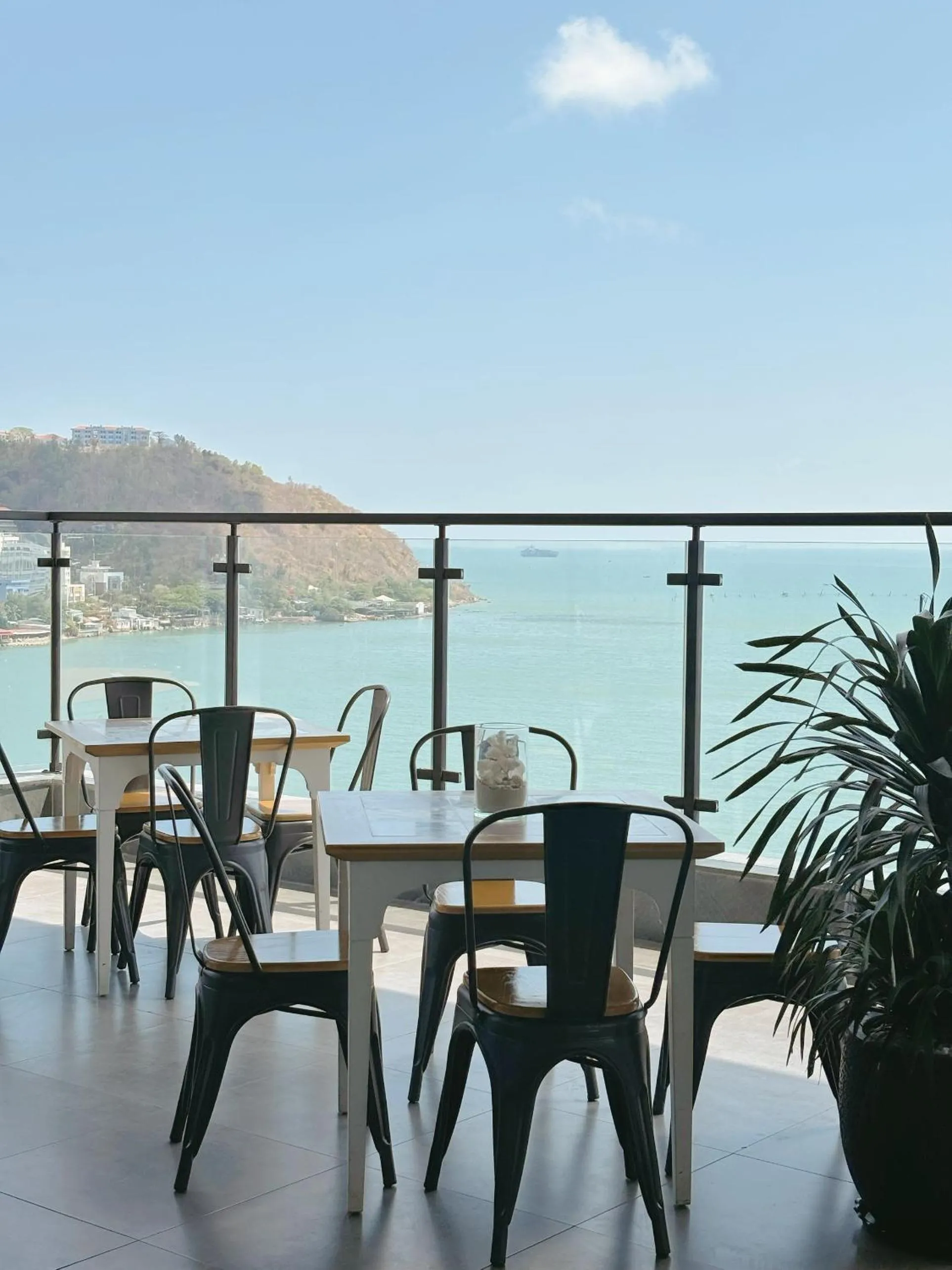 Restaurant/places to eat in Lief Mila Vung Tau