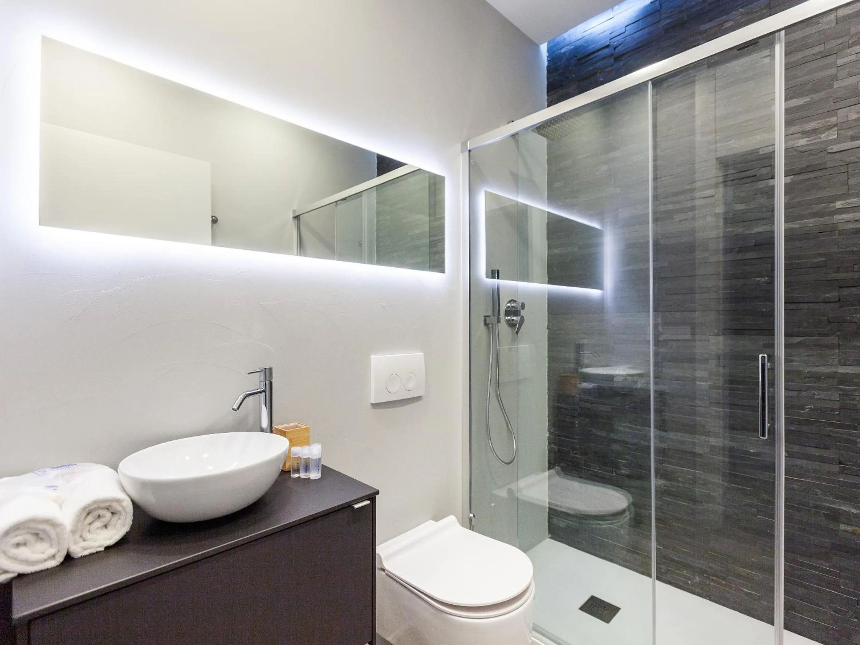 Bathroom in easyhomes-City Centre Suites