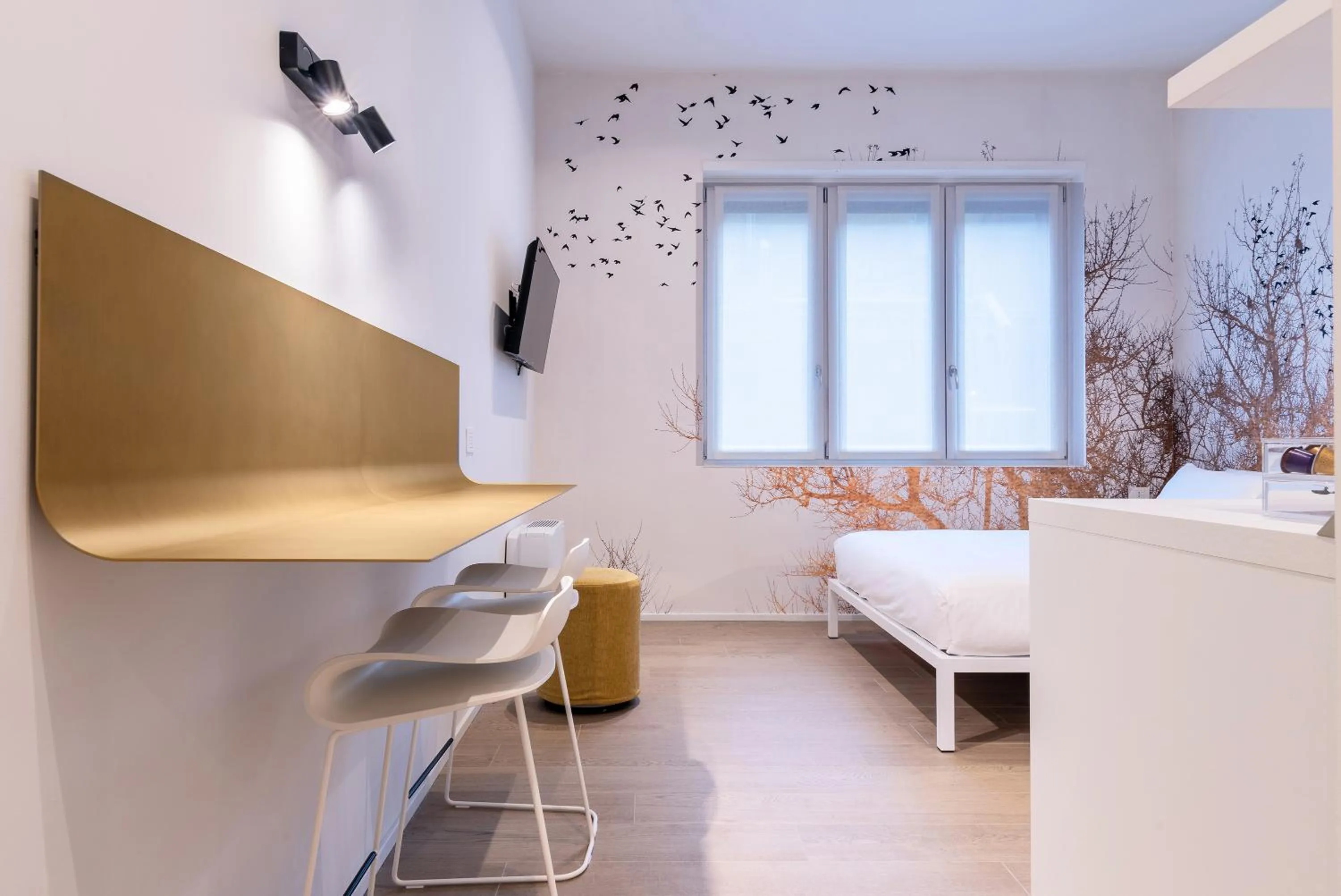 Photo of the whole room, Bed in easyhomes-City Centre Suites